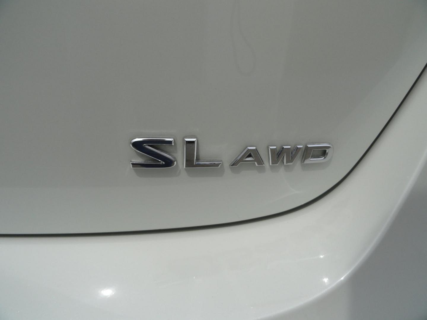 2010 Phantom White Pearl /Graphite Nissan Rogue SL (JN8AS5MV3AW) with an 2.5L L4 DOHC 16V engine, Automatic transmission, located at 827 W 26th Street, Erie, PA, 16508, (814) 455-3401, 42.105431, -80.090942 - Thanks for looking at our recent trade in with low miles for the year and no accidents. This is the SL all-wheel drive model with all the options for the model year including leather seating, power drivers seat, heated seats, power sunroof, remote start, keyless entry and lots more. A full service w - Photo#8