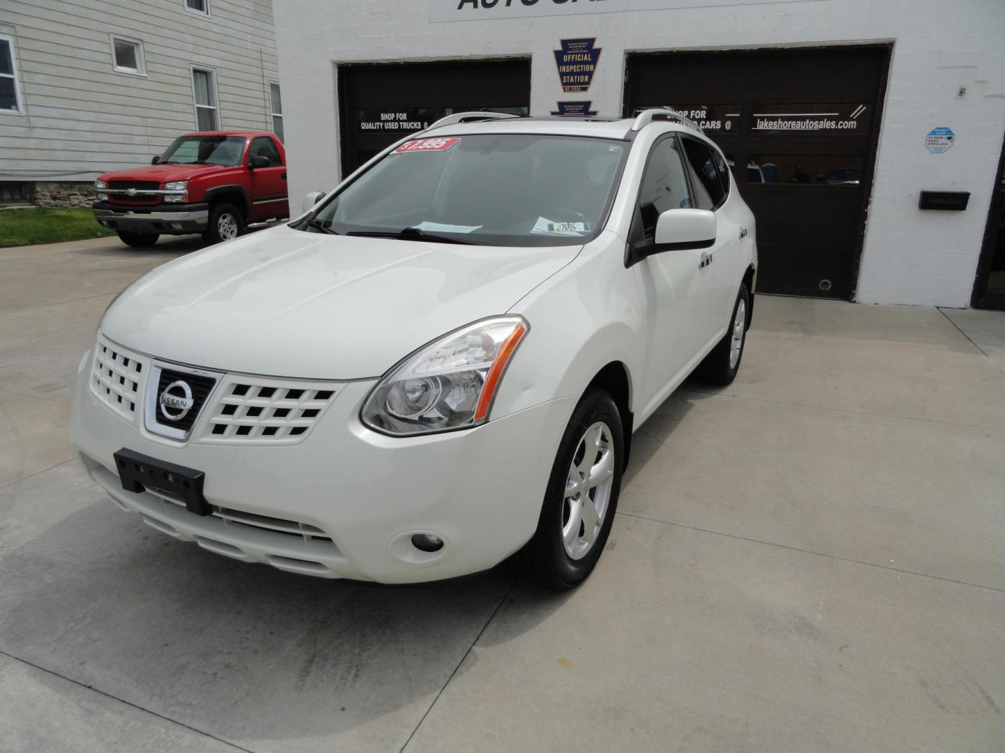 2010 Phantom White Pearl /Graphite Nissan Rogue SL (JN8AS5MV3AW) with an 2.5L L4 DOHC 16V engine, Automatic transmission, located at 827 W 26th Street, Erie, PA, 16508, (814) 455-3401, 42.105431, -80.090942 - Thanks for looking at our recent trade in with low miles for the year and no accidents. This is the SL all-wheel drive model with all the options for the model year including leather seating, power drivers seat, heated seats, power sunroof, remote start, keyless entry and lots more. A full service w - Photo#7