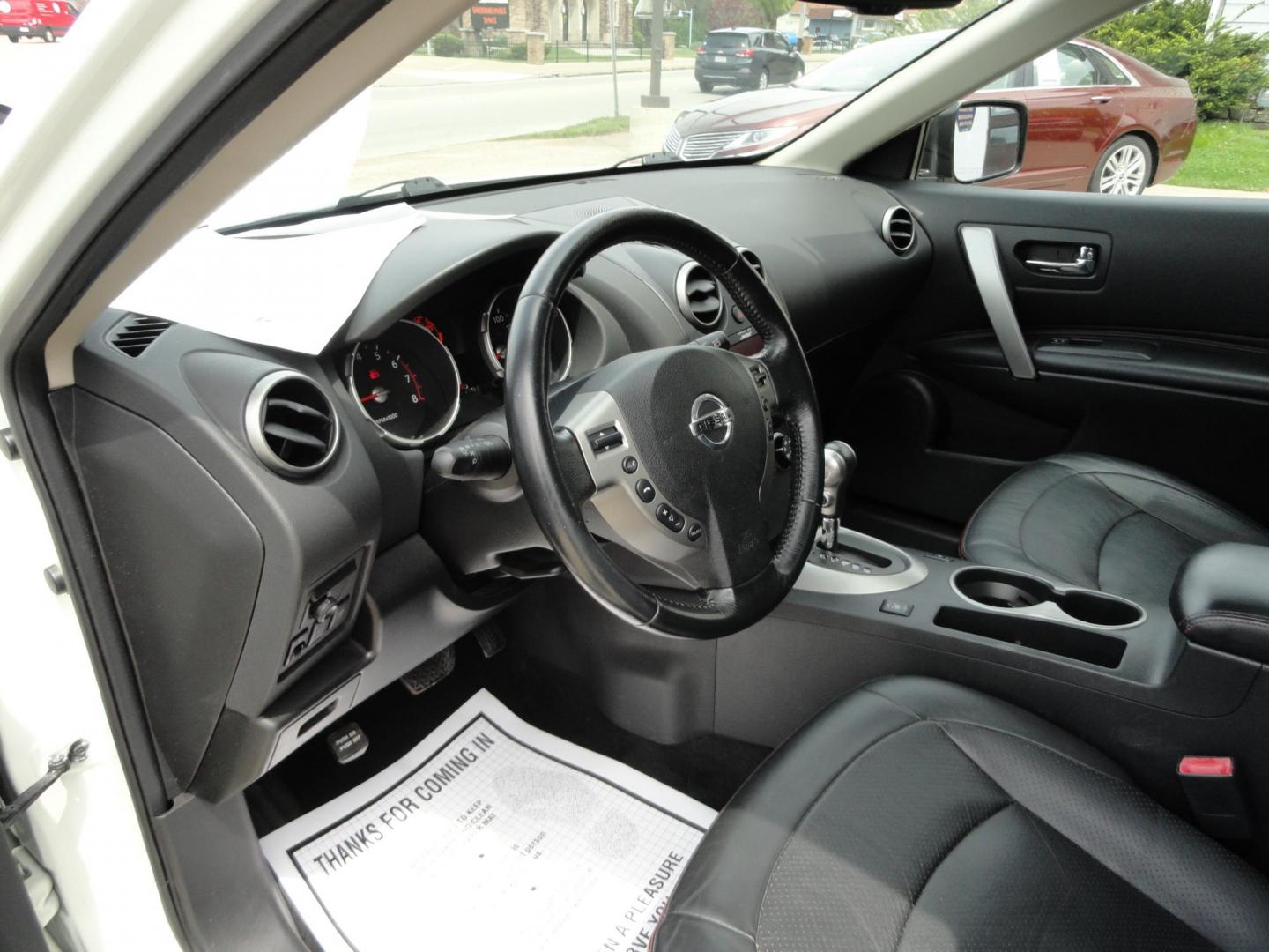 2010 Phantom White Pearl /Graphite Nissan Rogue SL (JN8AS5MV3AW) with an 2.5L L4 DOHC 16V engine, Automatic transmission, located at 827 W 26th Street, Erie, PA, 16508, (814) 455-3401, 42.105431, -80.090942 - Thanks for looking at our recent trade in with low miles for the year and no accidents. This is the SL all-wheel drive model with all the options for the model year including leather seating, power drivers seat, heated seats, power sunroof, remote start, keyless entry and lots more. A full service w - Photo#19