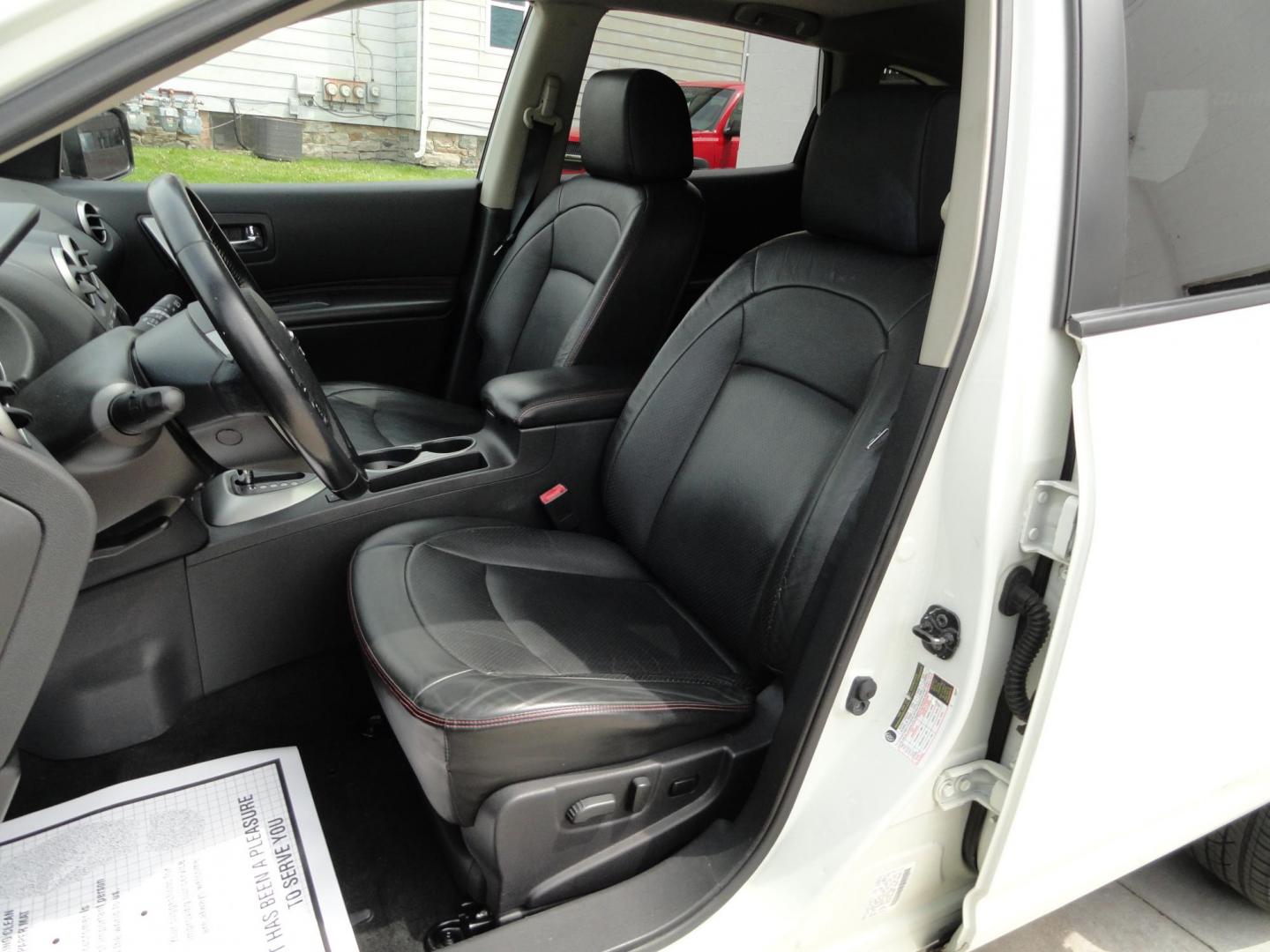 2010 Phantom White Pearl /Graphite Nissan Rogue SL (JN8AS5MV3AW) with an 2.5L L4 DOHC 16V engine, Automatic transmission, located at 827 W 26th Street, Erie, PA, 16508, (814) 455-3401, 42.105431, -80.090942 - Thanks for looking at our recent trade in with low miles for the year and no accidents. This is the SL all-wheel drive model with all the options for the model year including leather seating, power drivers seat, heated seats, power sunroof, remote start, keyless entry and lots more. A full service w - Photo#20