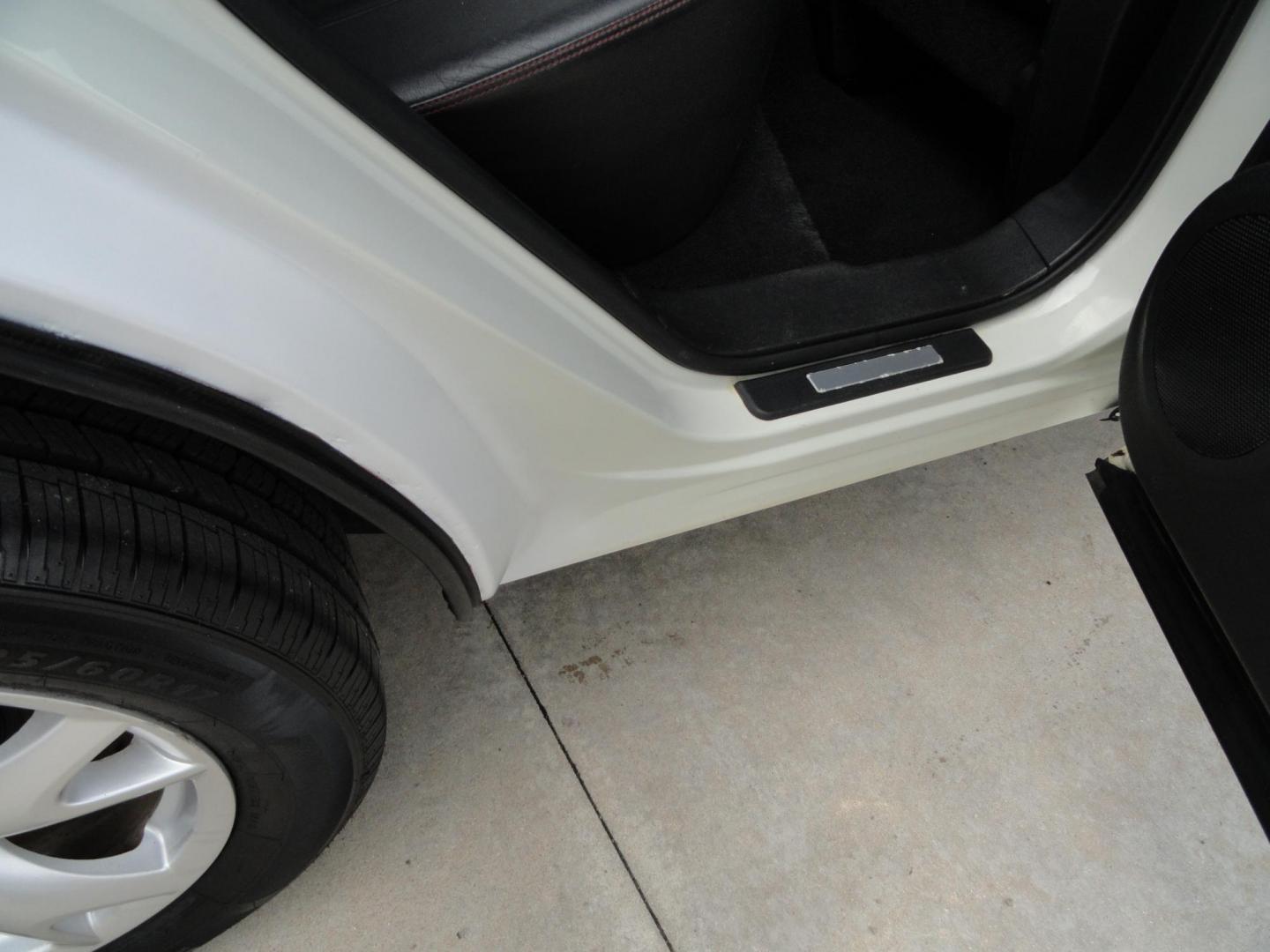 2010 Phantom White Pearl /Graphite Nissan Rogue SL (JN8AS5MV3AW) with an 2.5L L4 DOHC 16V engine, Automatic transmission, located at 827 W 26th Street, Erie, PA, 16508, (814) 455-3401, 42.105431, -80.090942 - Thanks for looking at our recent trade in with low miles for the year and no accidents. This is the SL all-wheel drive model with all the options for the model year including leather seating, power drivers seat, heated seats, power sunroof, remote start, keyless entry and lots more. A full service w - Photo#36