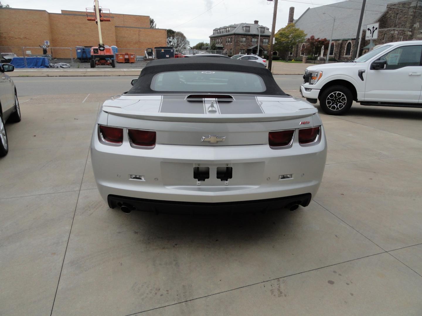 2011 Silver Ice Metallic /Two Tone Chevrolet Camaro RS (2G1FB3DD7B9) with an 3.6L V6 DOHC 24V engine, 6-Speed Automatic transmission, located at 827 W 26th Street, Erie, PA, 16508, (814) 455-3401, 42.105431, -80.090942 - Thanks for looking at our like new low mileage rust and accident-free recent trade in. This is the RS model with lots of options and it's in like new condition with no paint work or damage and it also comes with a like new nonsmoker interior plus the undercarriage is also in like new condition. This- Photo#4