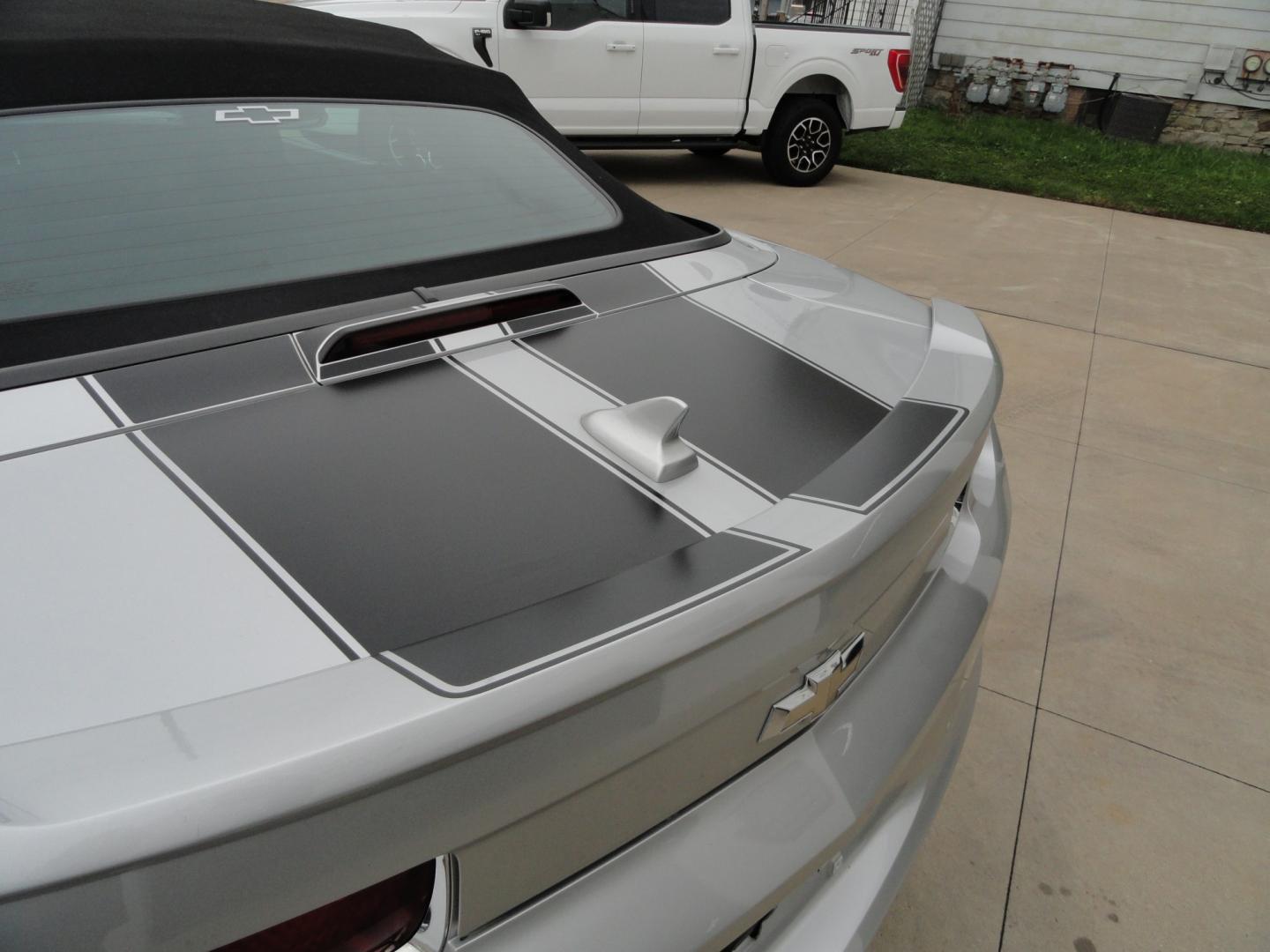 2011 Silver Ice Metallic /Two Tone Chevrolet Camaro RS (2G1FB3DD7B9) with an 3.6L V6 DOHC 24V engine, 6-Speed Automatic transmission, located at 827 W 26th Street, Erie, PA, 16508, (814) 455-3401, 42.105431, -80.090942 - Thanks for looking at our like new low mileage rust and accident-free recent trade in. This is the RS model with lots of options and it's in like new condition with no paint work or damage and it also comes with a like new nonsmoker interior plus the undercarriage is also in like new condition. This- Photo#25