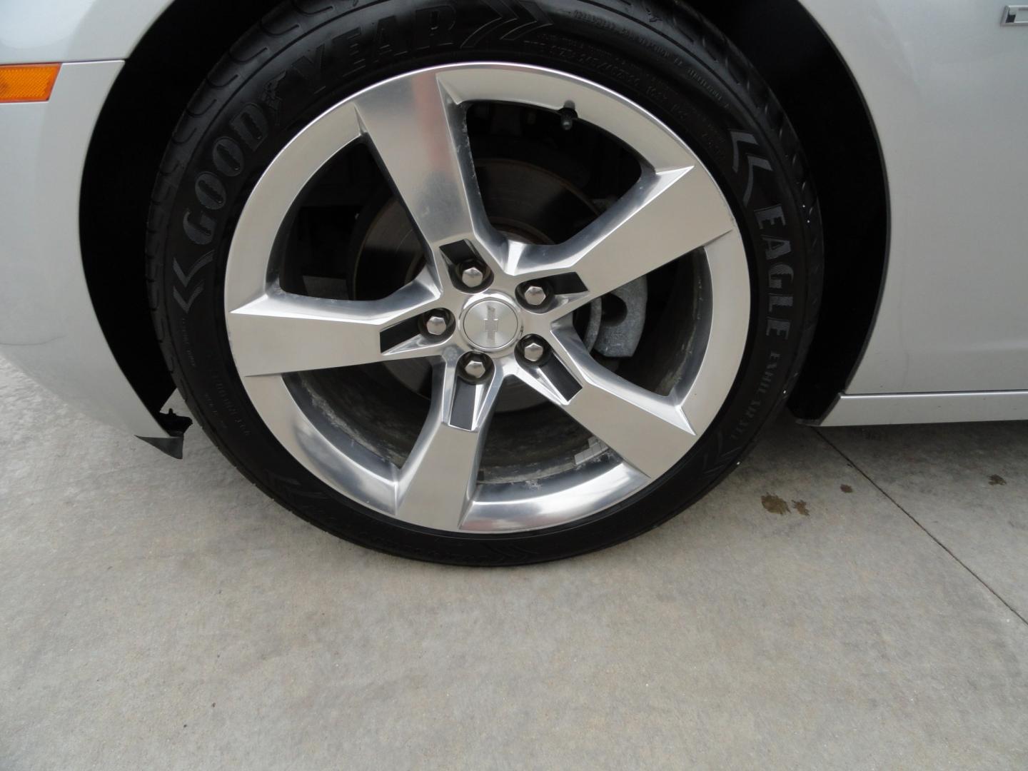 2011 Silver Ice Metallic /Two Tone Chevrolet Camaro RS (2G1FB3DD7B9) with an 3.6L V6 DOHC 24V engine, 6-Speed Automatic transmission, located at 827 W 26th Street, Erie, PA, 16508, (814) 455-3401, 42.105431, -80.090942 - Thanks for looking at our like new low mileage rust and accident-free recent trade in. This is the RS model with lots of options and it's in like new condition with no paint work or damage and it also comes with a like new nonsmoker interior plus the undercarriage is also in like new condition. This- Photo#44