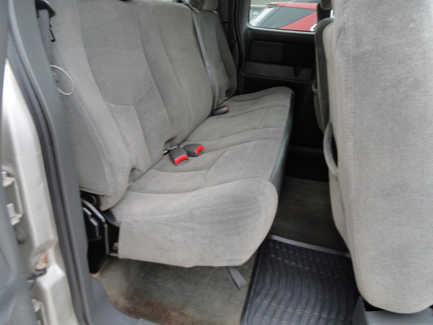 2006 Silver Birch /Greystone Chevrolet Silverado 1500 LT Ext. Cab 4WD (1GCEK19B46Z) with an 5.3L V8 OHV 16V engine, 4-Speed Automatic Overdrive transmission, located at 827 W 26th Street, Erie, PA, 16508, (814) 455-3401, 42.105431, -80.090942 - Thanks for looking at our very clean and hard to find in good condition truck. Yes, this truck has a few miles, but as can be seen by the pictures it's in very good condition with recently replaced cab corners along and rocker panels. As you know trucks in this lower price range in good condition ar- Photo#34