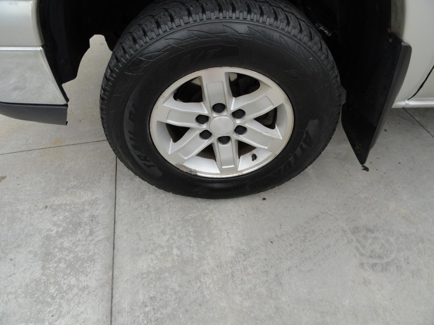 2006 Silver Birch /Greystone Chevrolet Silverado 1500 LT Ext. Cab 4WD (1GCEK19B46Z) with an 5.3L V8 OHV 16V engine, 4-Speed Automatic Overdrive transmission, located at 827 W 26th Street, Erie, PA, 16508, (814) 455-3401, 42.105431, -80.090942 - Thanks for looking at our very clean and hard to find in good condition truck. Yes, this truck has a few miles, but as can be seen by the pictures it's in very good condition with recently replaced cab corners along and rocker panels. As you know trucks in this lower price range in good condition ar- Photo#44