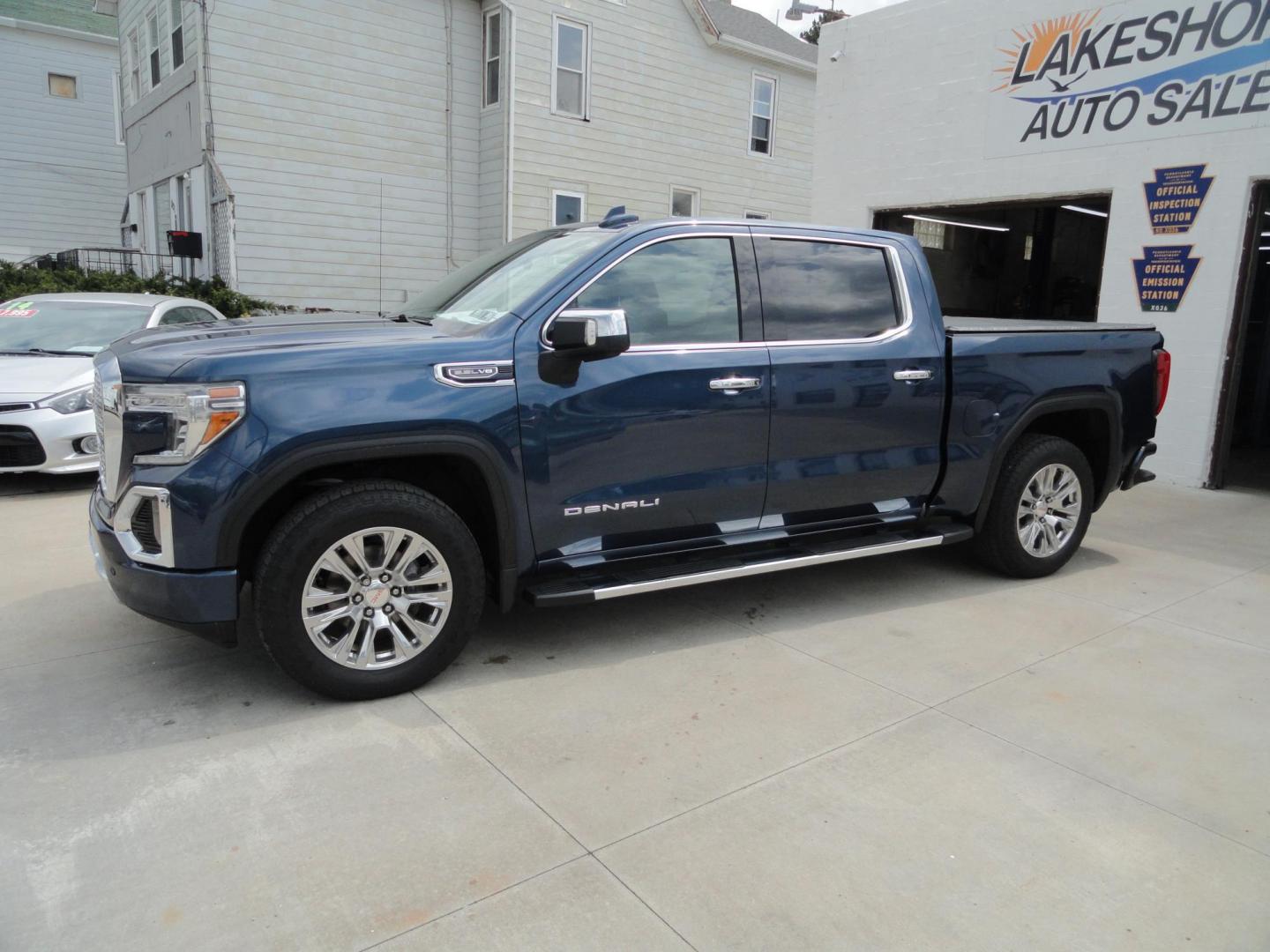 2019 Pacific Blue Metallic /Graphite GMC Sierra 1500 Denali Crew Cab 4WD (1GTU9FED7KZ) with an 5.3L V8 OHV 16V engine, 8 SPEED AUTOMATIC transmission, located at 827 W 26th Street, Erie, PA, 16508, (814) 455-3401, 42.105431, -80.090942 - Thanks for looking at our one owner rust and accident-free new truck trade. This is the top-of-the-line GMC Sierra Denali model with just about all the options on this top-of-the-line model and if you know this model you know what they are. A full service was just completed in our service department - Photo#7