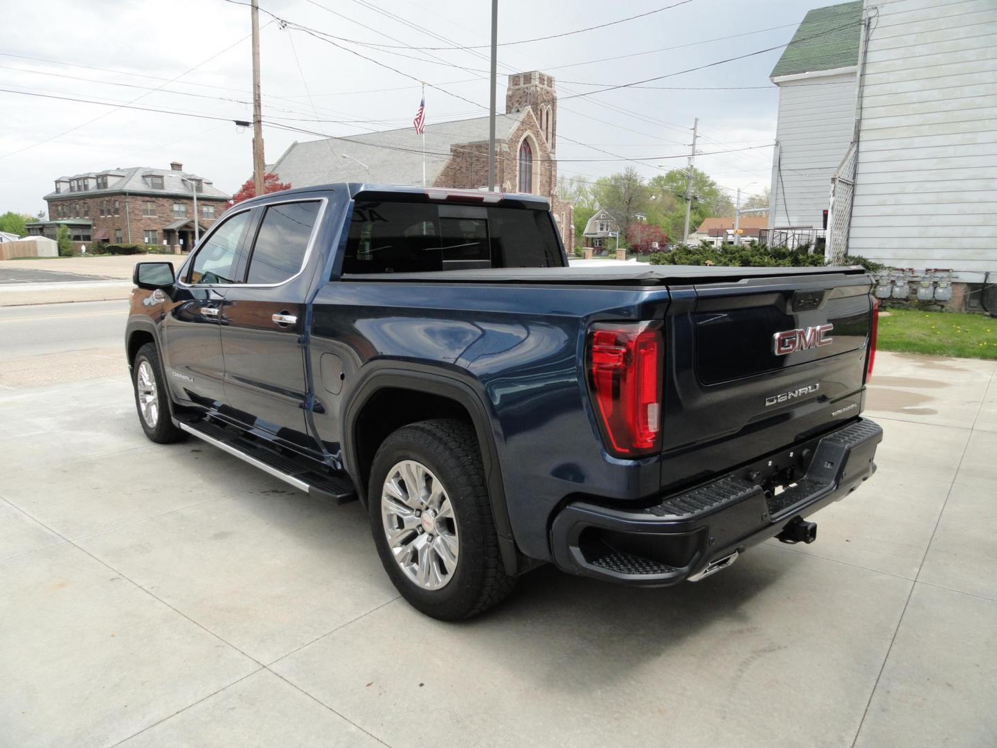 2019 Pacific Blue Metallic /Graphite GMC Sierra 1500 Denali Crew Cab 4WD (1GTU9FED7KZ) with an 5.3L V8 OHV 16V engine, 8 SPEED AUTOMATIC transmission, located at 827 W 26th Street, Erie, PA, 16508, (814) 455-3401, 42.105431, -80.090942 - Thanks for looking at our one owner rust and accident-free new truck trade. This is the top-of-the-line GMC Sierra Denali model with just about all the options on this top-of-the-line model and if you know this model you know what they are. A full service was just completed in our service department - Photo#6