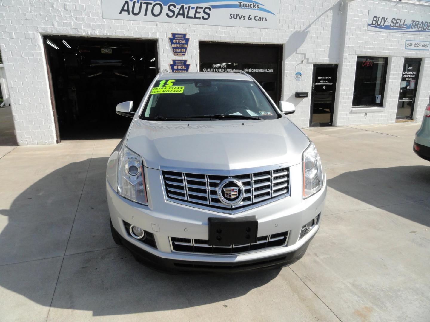 2015 Switchblade Silver Metallic /Jet Black Cadillac SRX-4 Performance Collection AWD (3GYFNFE34FS) with an 3.6L V6 DOHC 24V FFV engine, 6-Speed Automatic transmission, located at 827 W 26th Street, Erie, PA, 16508, (814) 455-3401, 42.105431, -80.090942 - Thanks for looking at our two-owner rust free like new trade in. This SUV just came back in on trade from a previous owner who trade it back in to us on a Cadillac XT5. This is the Performance model with all the options including all wheel drive, dual power heated front seats, remote start, a panora - Photo#1
