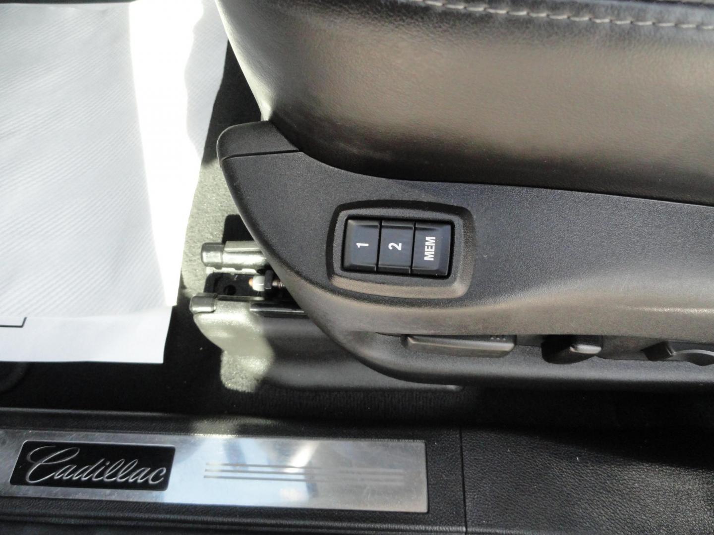 2015 Switchblade Silver Metallic /Jet Black Cadillac SRX-4 Performance Collection AWD (3GYFNFE34FS) with an 3.6L V6 DOHC 24V FFV engine, 6-Speed Automatic transmission, located at 827 W 26th Street, Erie, PA, 16508, (814) 455-3401, 42.105431, -80.090942 - Thanks for looking at our two-owner rust free like new trade in. This SUV just came back in on trade from a previous owner who trade it back in to us on a Cadillac XT5. This is the Performance model with all the options including all wheel drive, dual power heated front seats, remote start, a panora - Photo#25