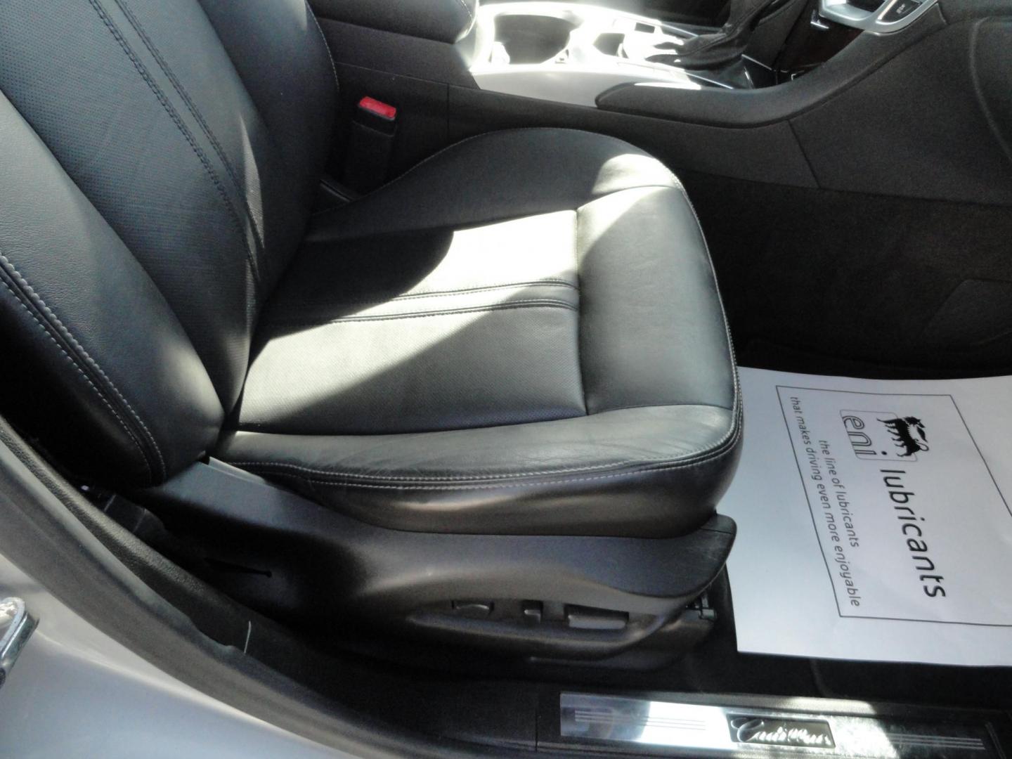 2015 Switchblade Silver Metallic /Jet Black Cadillac SRX-4 Performance Collection AWD (3GYFNFE34FS) with an 3.6L V6 DOHC 24V FFV engine, 6-Speed Automatic transmission, located at 827 W 26th Street, Erie, PA, 16508, (814) 455-3401, 42.105431, -80.090942 - Thanks for looking at our two-owner rust free like new trade in. This SUV just came back in on trade from a previous owner who trade it back in to us on a Cadillac XT5. This is the Performance model with all the options including all wheel drive, dual power heated front seats, remote start, a panora - Photo#39