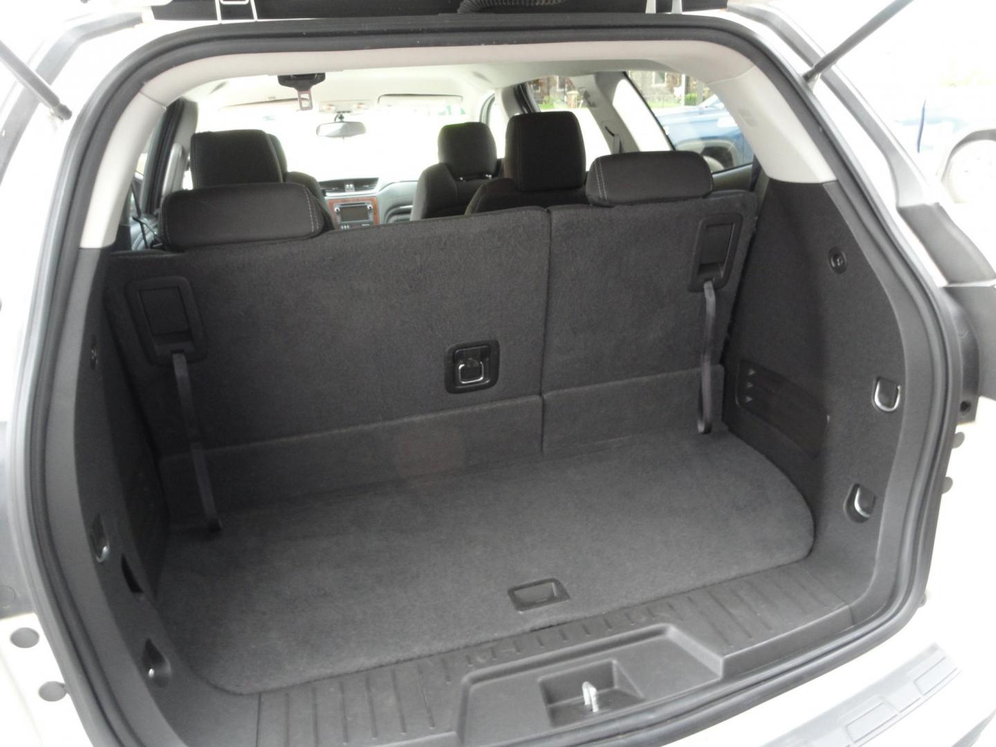 2014 Summit White /Graphite Chevrolet Traverse 1LT (1GNKVGKD5EJ) with an 3.6L V6 DOHC 24V engine, 6-Speed Automatic transmission, located at 827 W 26th Street, Erie, PA, 16508, (814) 455-3401, 42.105431, -80.090942 - Photo#24