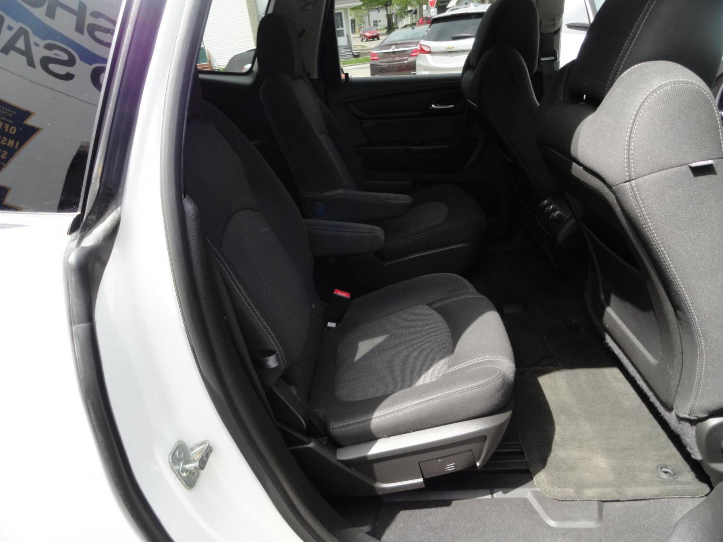 2014 Summit White /Graphite Chevrolet Traverse 1LT (1GNKVGKD5EJ) with an 3.6L V6 DOHC 24V engine, 6-Speed Automatic transmission, located at 827 W 26th Street, Erie, PA, 16508, (814) 455-3401, 42.105431, -80.090942 - Photo#25