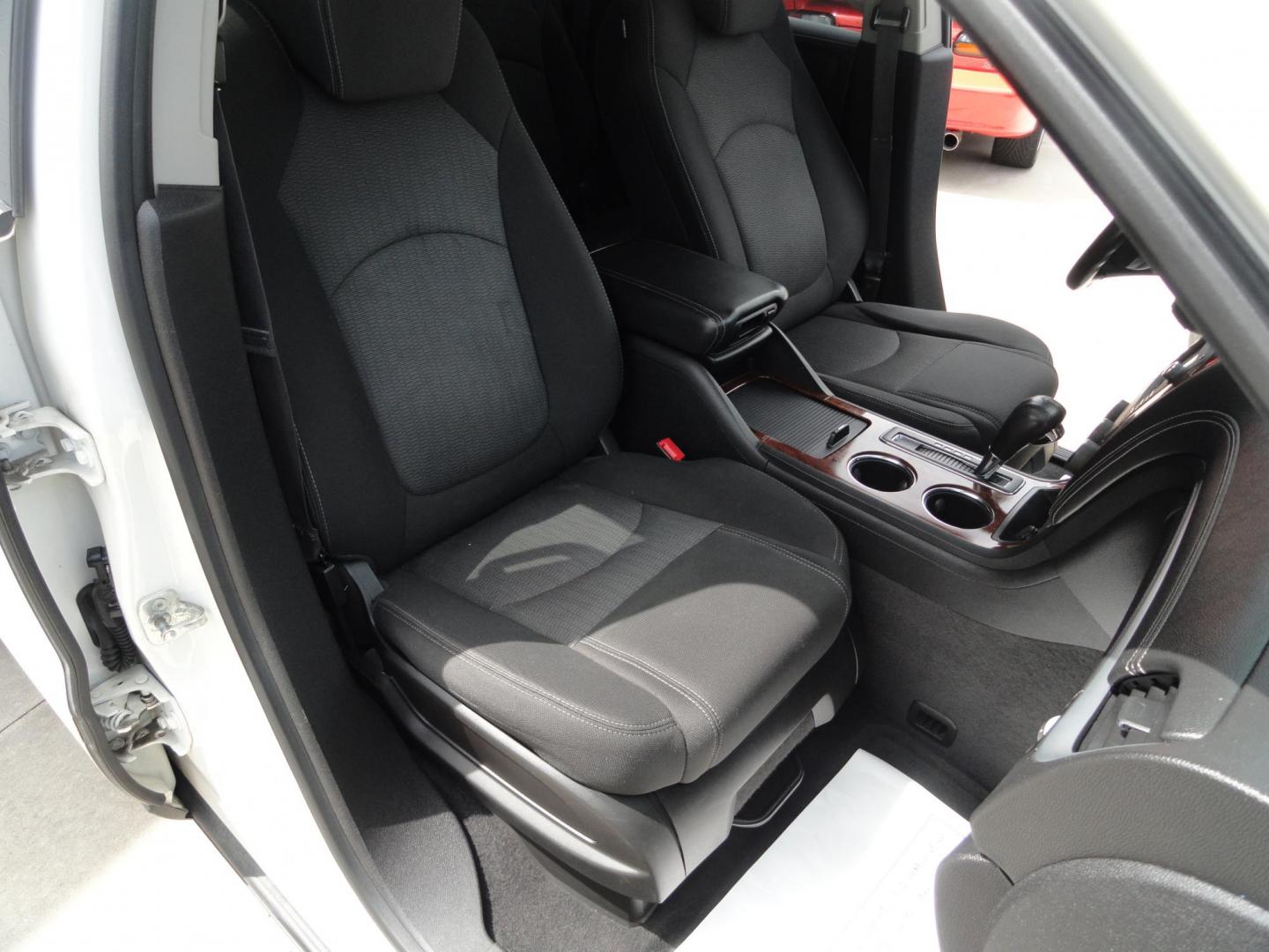 2014 Summit White /Graphite Chevrolet Traverse 1LT (1GNKVGKD5EJ) with an 3.6L V6 DOHC 24V engine, 6-Speed Automatic transmission, located at 827 W 26th Street, Erie, PA, 16508, (814) 455-3401, 42.105431, -80.090942 - Photo#28