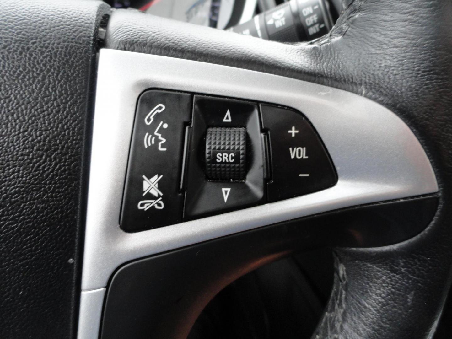 2017 Frost White Tricoat /Graphite Chevrolet Equinox Premier AWD (2GNFLGE34H6) with an 3.6L V6 DOHC 24V engine, 6 Automatic transmission, located at 827 W 26th Street, Erie, PA, 16508, (814) 455-3401, 42.105431, -80.090942 - Thanks for looking at our two-owner accident and rust-free new arrival. This SUV belongs to one of our owners and was his wife's driver for the last five years which explains the like new condition of the nonsmoker like new interior as well as the damage free exterior. This is the Premier model with - Photo#20