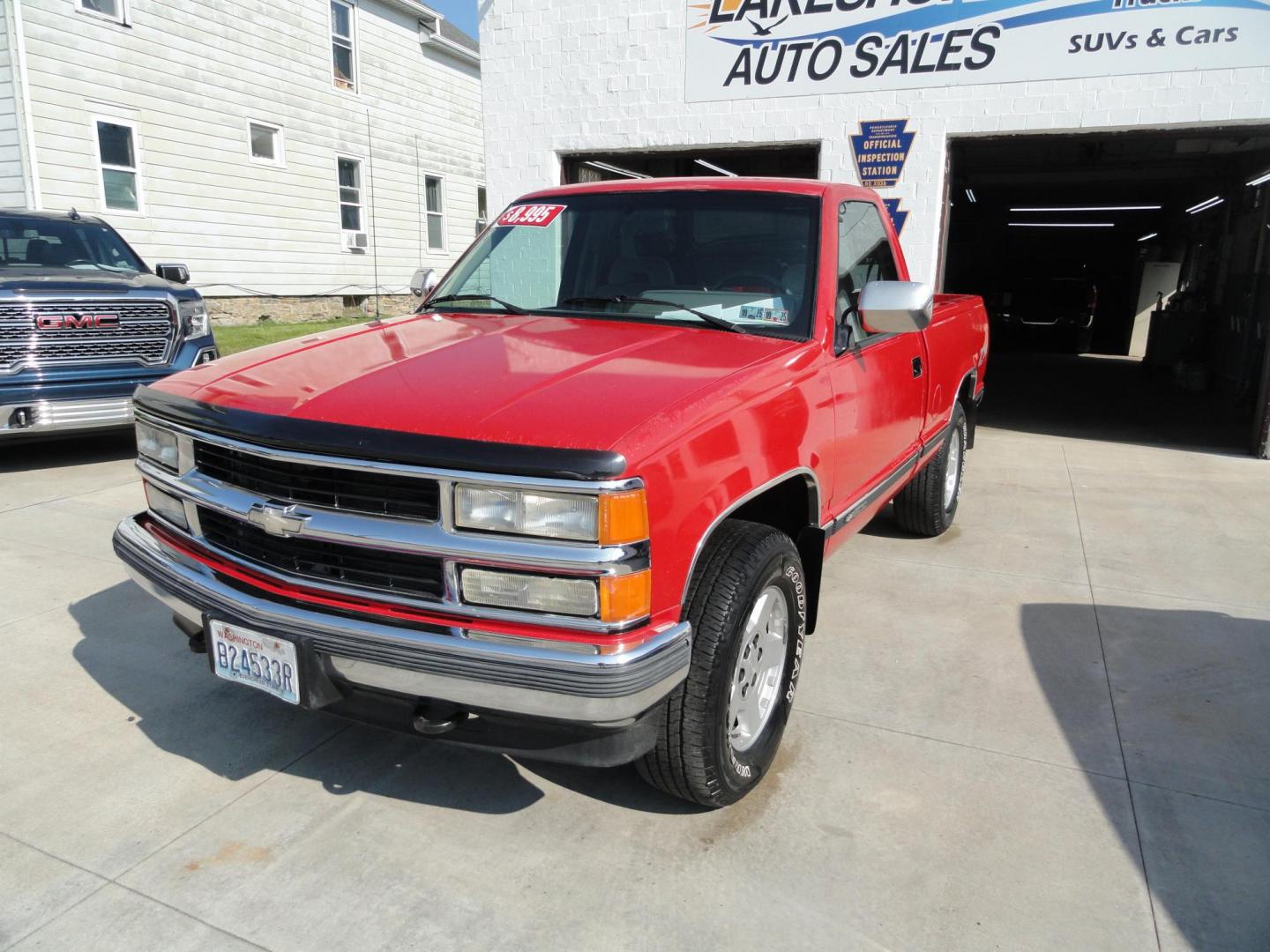 1994 Red /Greystone Chevrolet C/K 1500 Reg. Cab Shor. Bed 4WD (1GCEK14KXRZ) with an 5.7L V8 OHV 16V engine, Automatic transmission, located at 827 W 26th Street, Erie, PA, 16508, (814) 455-3401, 42.105431, -80.090942 - Photo#6