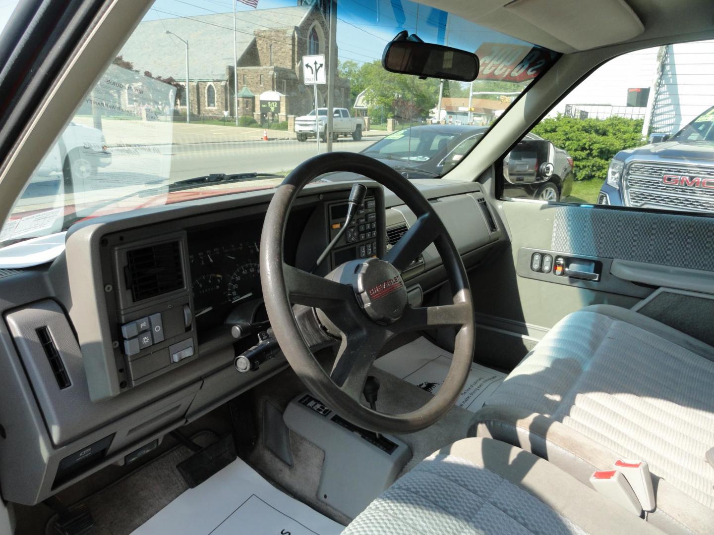 1994 Red /Greystone Chevrolet C/K 1500 Reg. Cab Shor. Bed 4WD (1GCEK14KXRZ) with an 5.7L V8 OHV 16V engine, Automatic transmission, located at 827 W 26th Street, Erie, PA, 16508, (814) 455-3401, 42.105431, -80.090942 - Photo#9