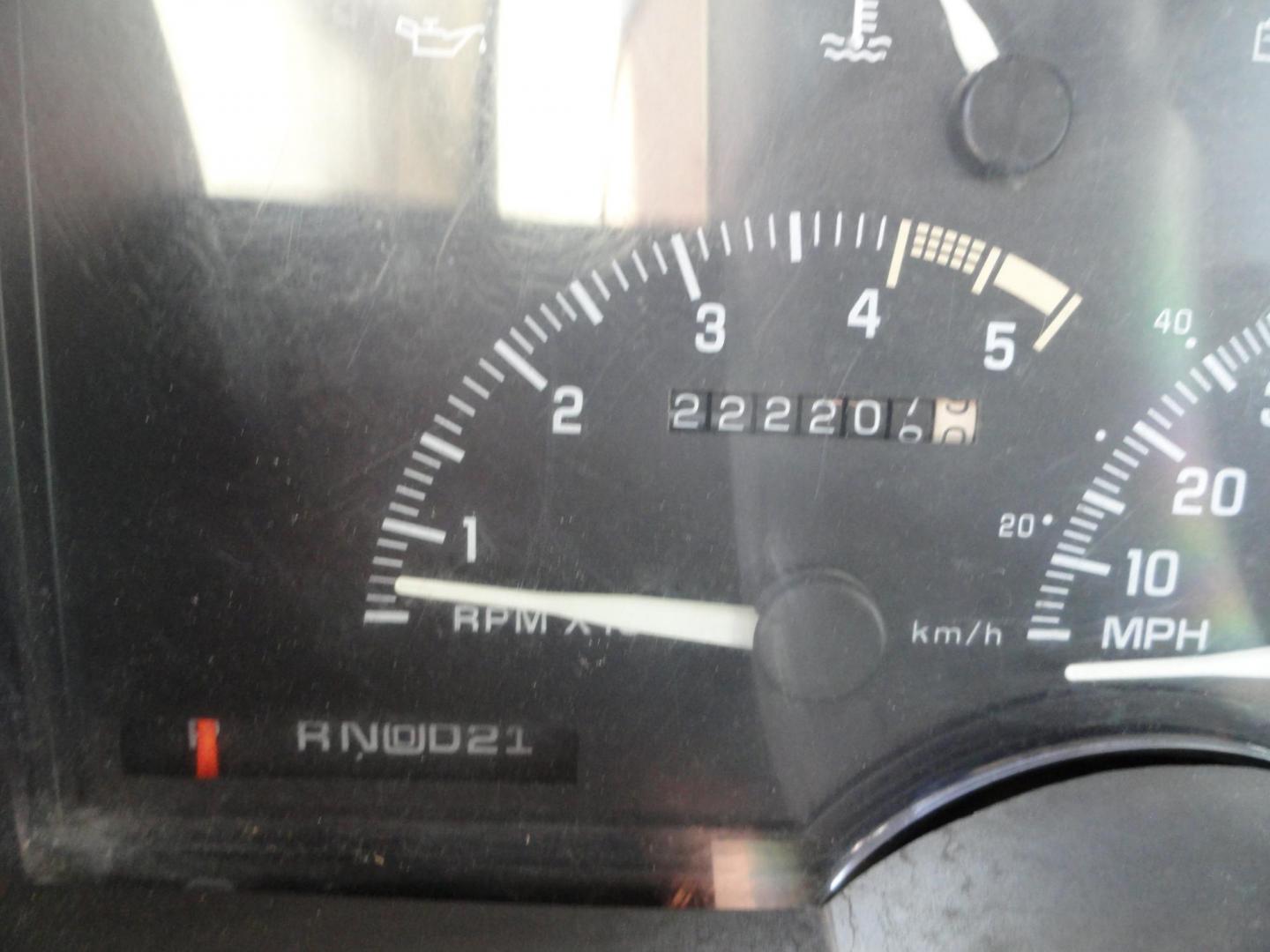 1994 Red /Greystone Chevrolet C/K 1500 Reg. Cab Shor. Bed 4WD (1GCEK14KXRZ) with an 5.7L V8 OHV 16V engine, Automatic transmission, located at 827 W 26th Street, Erie, PA, 16508, (814) 455-3401, 42.105431, -80.090942 - Photo#15