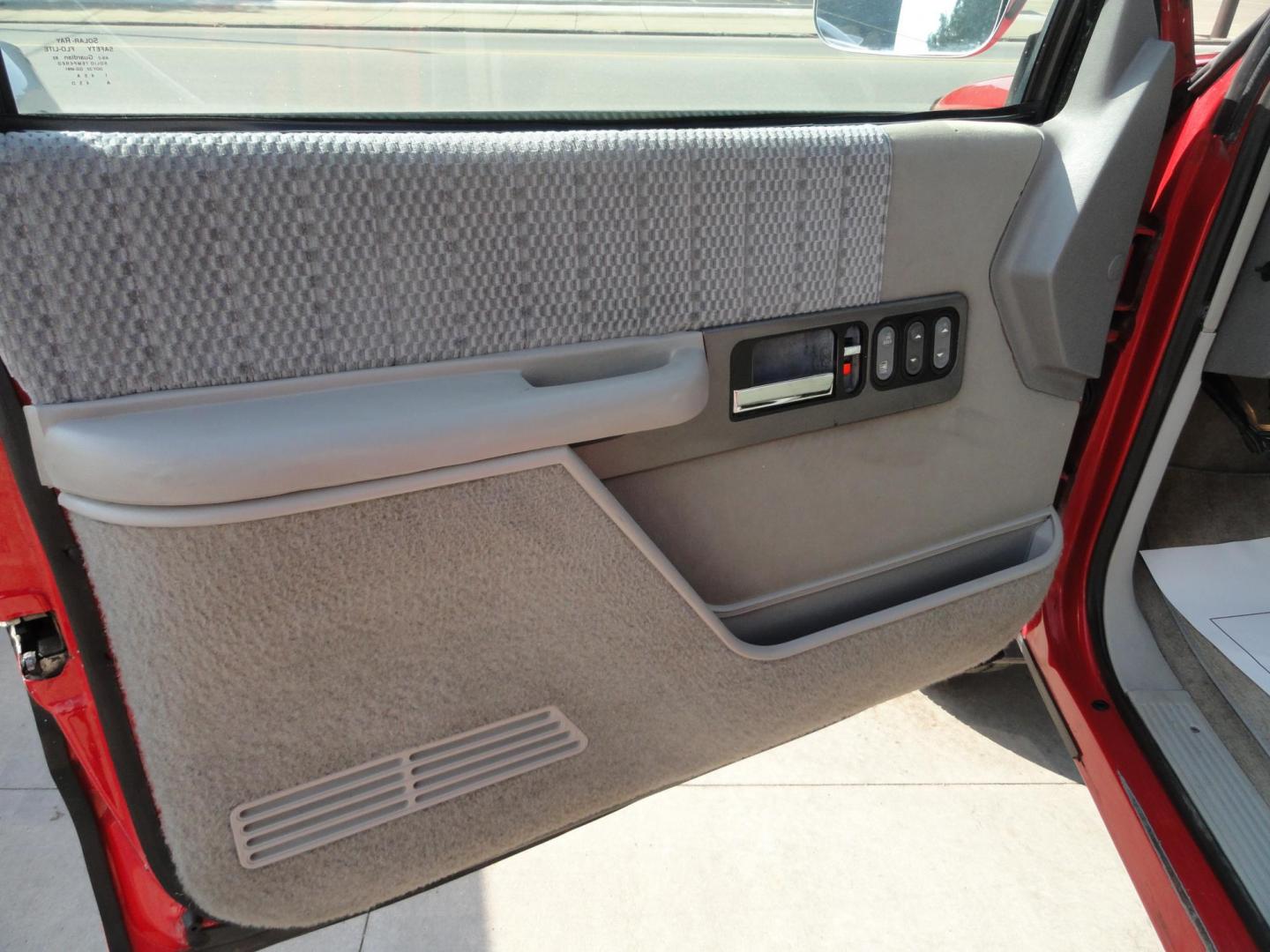 1994 Red /Greystone Chevrolet C/K 1500 Reg. Cab Shor. Bed 4WD (1GCEK14KXRZ) with an 5.7L V8 OHV 16V engine, Automatic transmission, located at 827 W 26th Street, Erie, PA, 16508, (814) 455-3401, 42.105431, -80.090942 - Photo#17