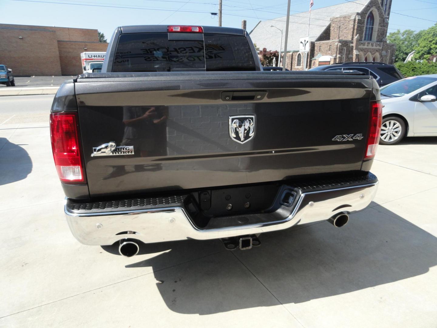 2016 Granite Crystal Metallic /Greystone RAM 1500 Big Horn Crew Cab SWB 4WD (3C6RR7LT4GG) with an 5.7L V8 OHV 16V engine, 6A transmission, located at 827 W 26th Street, Erie, PA, 16508, (814) 455-3401, 42.105431, -80.090942 - Photo#4