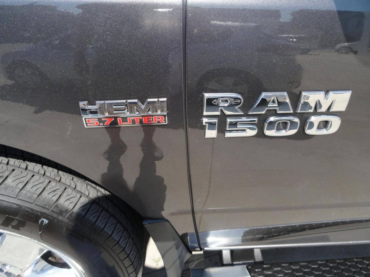 2016 Granite Crystal Metallic /Greystone RAM 1500 Big Horn Crew Cab SWB 4WD (3C6RR7LT4GG) with an 5.7L V8 OHV 16V engine, 6A transmission, located at 827 W 26th Street, Erie, PA, 16508, (814) 455-3401, 42.105431, -80.090942 - Photo#8