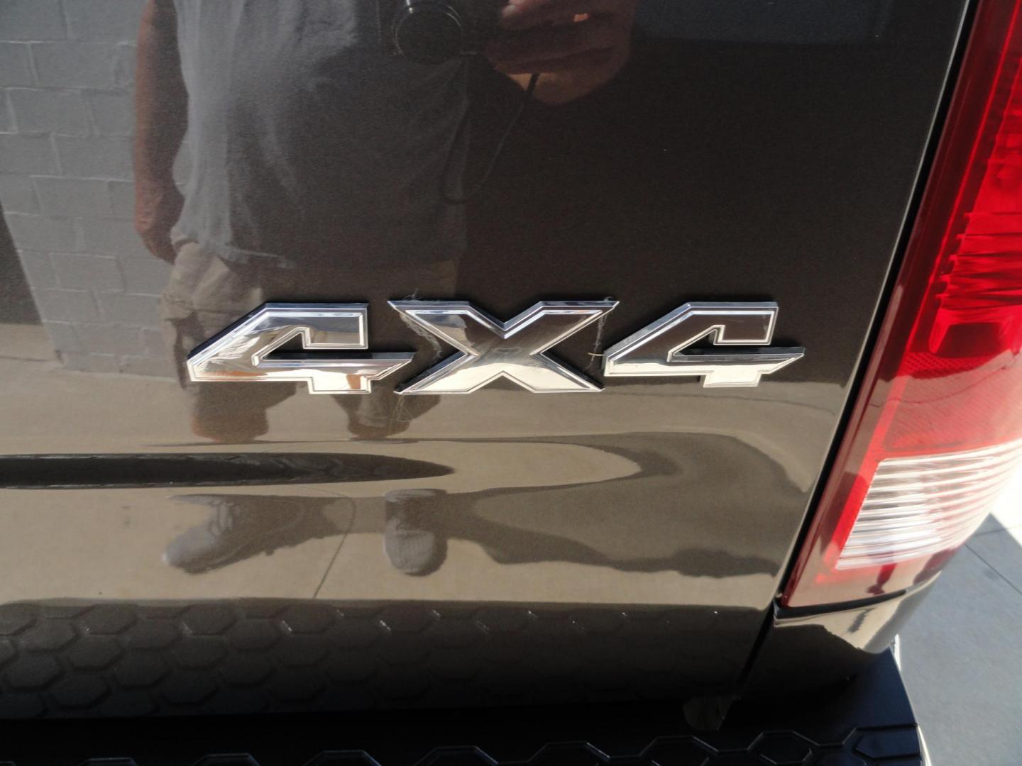 2016 Granite Crystal Metallic /Greystone RAM 1500 Big Horn Crew Cab SWB 4WD (3C6RR7LT4GG) with an 5.7L V8 OHV 16V engine, 6A transmission, located at 827 W 26th Street, Erie, PA, 16508, (814) 455-3401, 42.105431, -80.090942 - Photo#10