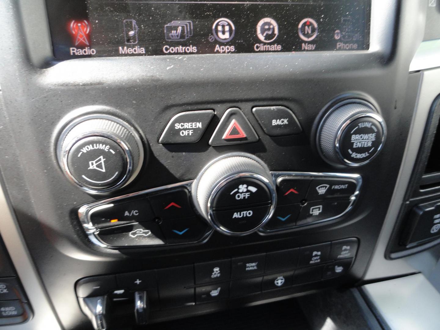 2016 Granite Crystal Metallic /Greystone RAM 1500 Big Horn Crew Cab SWB 4WD (3C6RR7LT4GG) with an 5.7L V8 OHV 16V engine, 6A transmission, located at 827 W 26th Street, Erie, PA, 16508, (814) 455-3401, 42.105431, -80.090942 - Photo#17