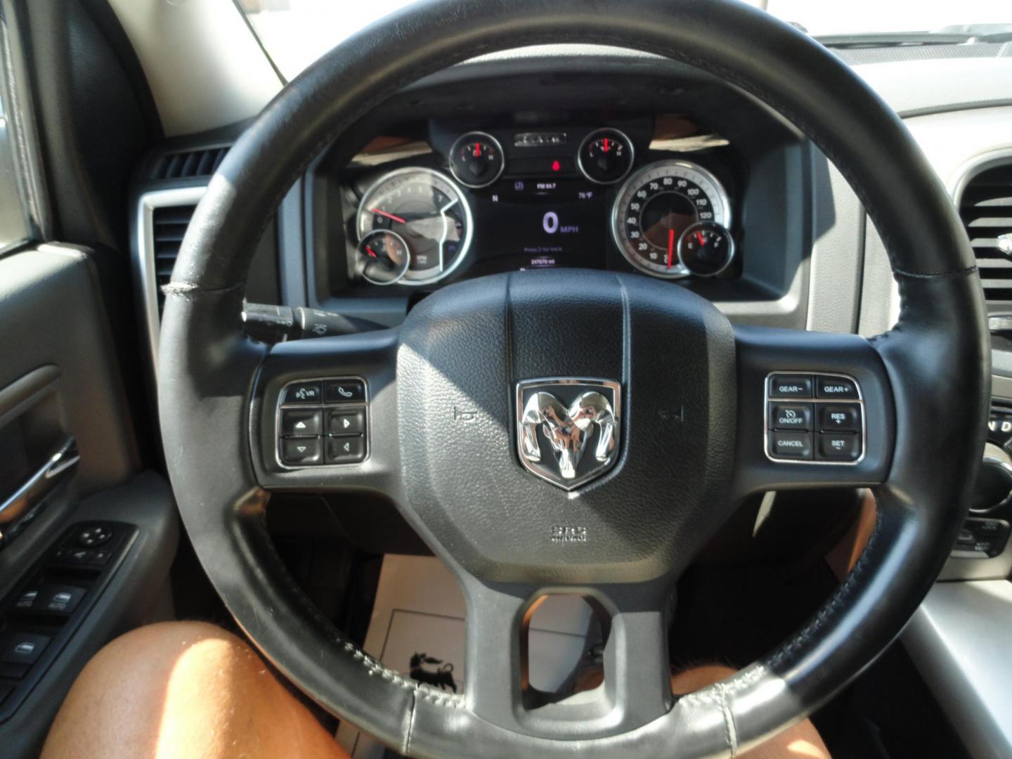 2016 Granite Crystal Metallic /Greystone RAM 1500 Big Horn Crew Cab SWB 4WD (3C6RR7LT4GG) with an 5.7L V8 OHV 16V engine, 6A transmission, located at 827 W 26th Street, Erie, PA, 16508, (814) 455-3401, 42.105431, -80.090942 - Photo#21