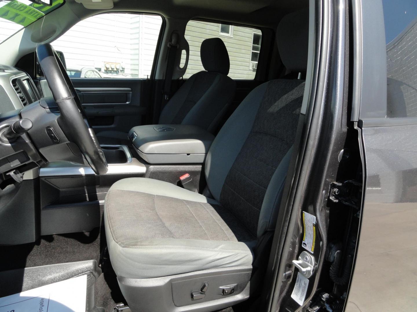 2016 Granite Crystal Metallic /Greystone RAM 1500 Big Horn Crew Cab SWB 4WD (3C6RR7LT4GG) with an 5.7L V8 OHV 16V engine, 6A transmission, located at 827 W 26th Street, Erie, PA, 16508, (814) 455-3401, 42.105431, -80.090942 - Photo#29