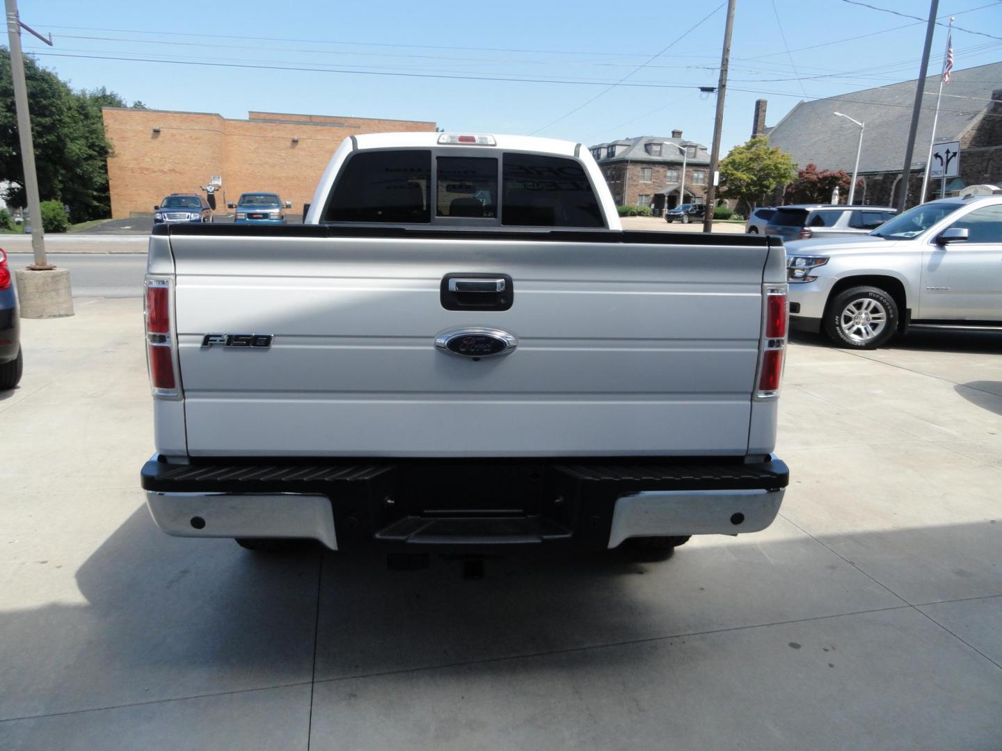 2013 Oxford White /Greystone Ford F-150 XLT SuperCrew 6.5-ft. Bed 4WD (1FTFW1ET5DF) with an 3.5L V6 TURBO engine, 6-Speed Automatic transmission, located at 827 W 26th Street, Erie, PA, 16508, (814) 455-3401, 42.105431, -80.090942 - Thanks for looking at our super clean rust and accident-free new arrival. This is the XLT Super Crew model with four-wheel drive, power drivers seat, power pedals, power rear sliding window, remote start, rear back up camera, rear parking sensors, the factory chrome package and lots more. This truck - Photo#5