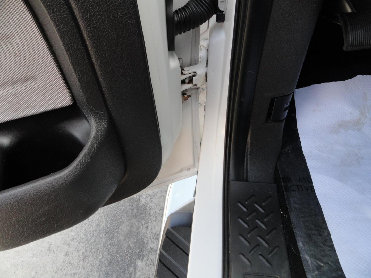 2013 Oxford White /Greystone Ford F-150 XLT SuperCrew 6.5-ft. Bed 4WD (1FTFW1ET5DF) with an 3.5L V6 TURBO engine, 6-Speed Automatic transmission, located at 827 W 26th Street, Erie, PA, 16508, (814) 455-3401, 42.105431, -80.090942 - Thanks for looking at our super clean rust and accident-free new arrival. This is the XLT Super Crew model with four-wheel drive, power drivers seat, power pedals, power rear sliding window, remote start, rear back up camera, rear parking sensors, the factory chrome package and lots more. This truck - Photo#27