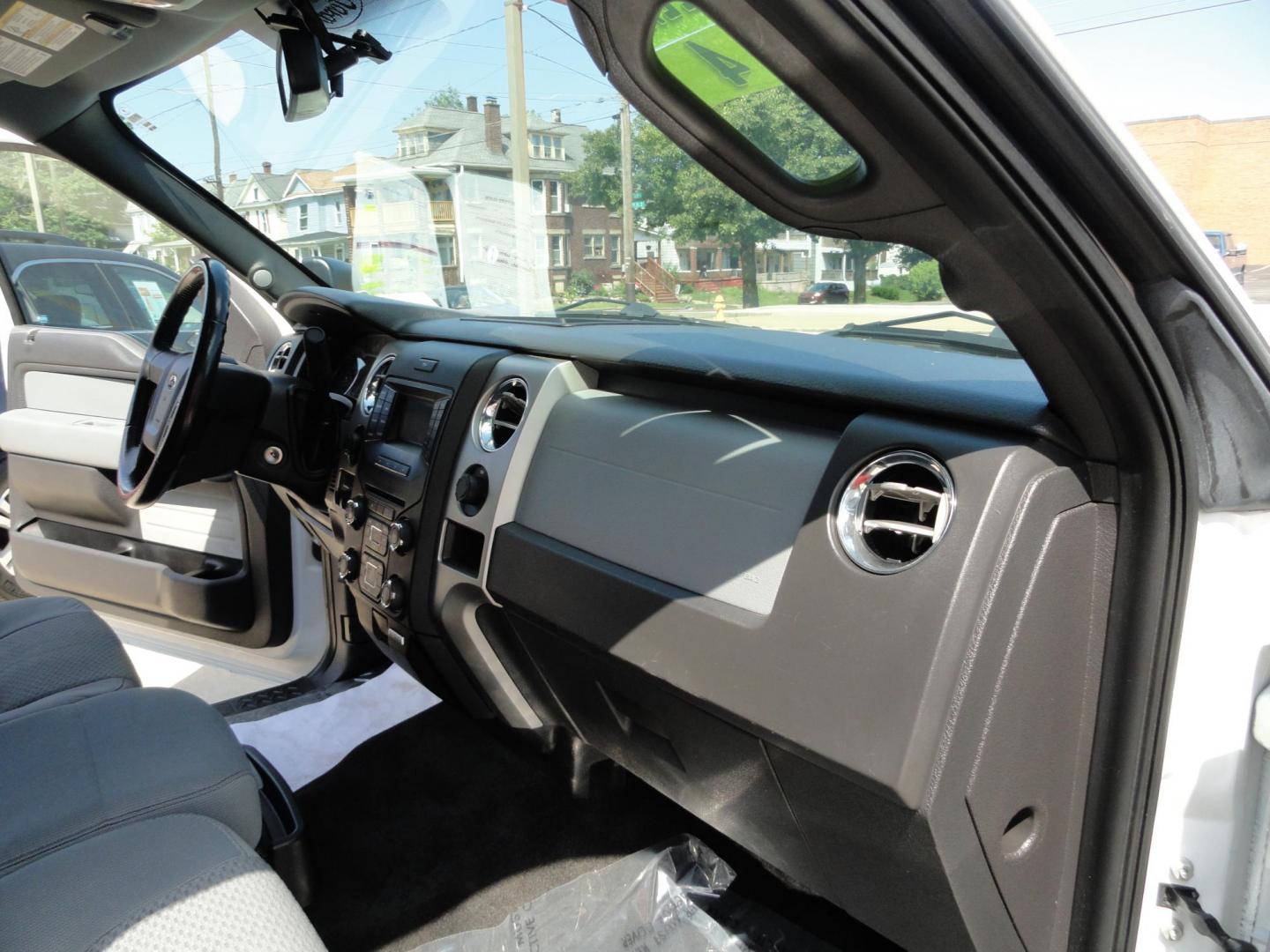 2013 Oxford White /Greystone Ford F-150 XLT SuperCrew 6.5-ft. Bed 4WD (1FTFW1ET5DF) with an 3.5L V6 TURBO engine, 6-Speed Automatic transmission, located at 827 W 26th Street, Erie, PA, 16508, (814) 455-3401, 42.105431, -80.090942 - Thanks for looking at our super clean rust and accident-free new arrival. This is the XLT Super Crew model with four-wheel drive, power drivers seat, power pedals, power rear sliding window, remote start, rear back up camera, rear parking sensors, the factory chrome package and lots more. This truck - Photo#43