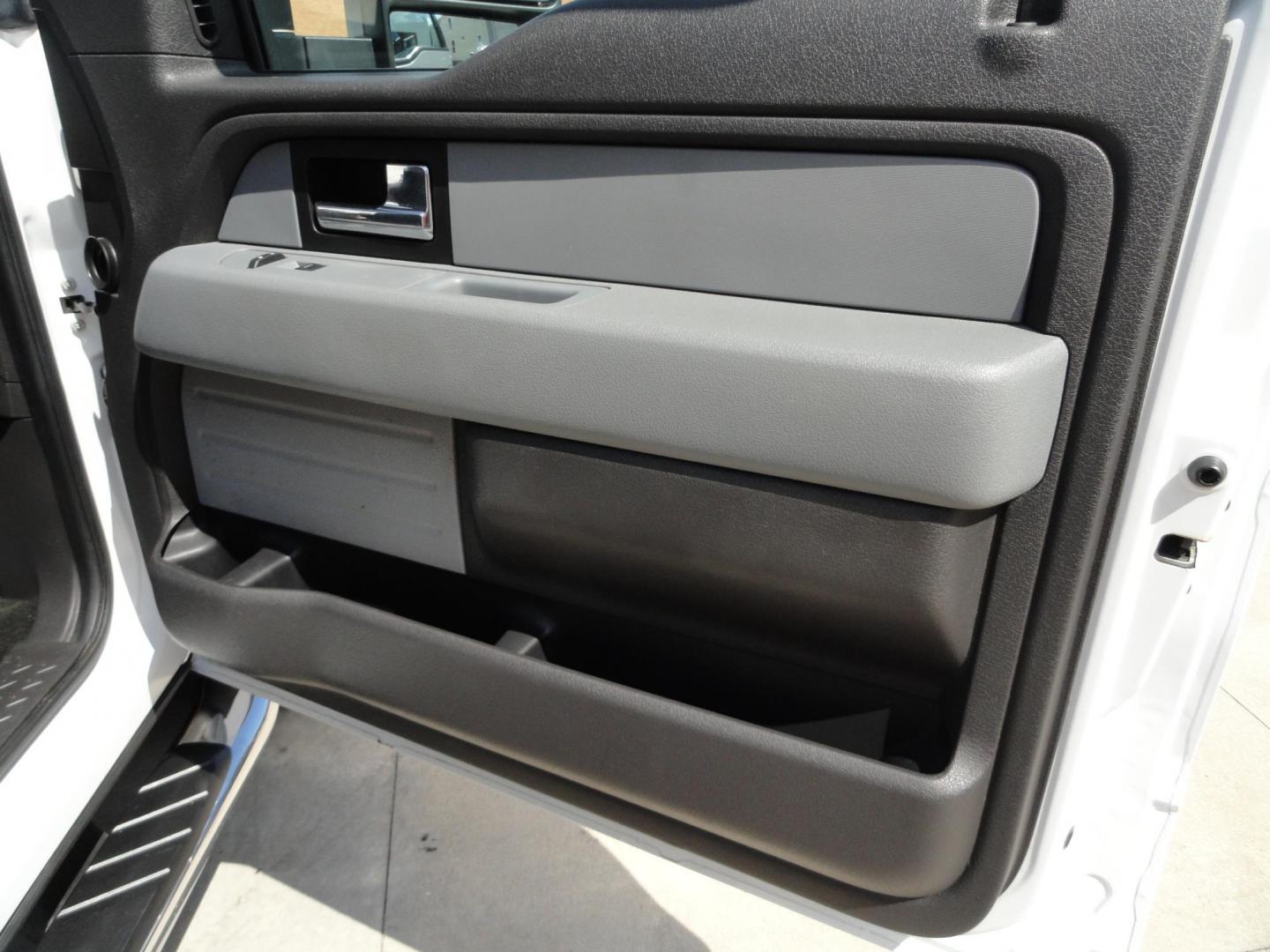 2013 Oxford White /Greystone Ford F-150 XLT SuperCrew 6.5-ft. Bed 4WD (1FTFW1ET5DF) with an 3.5L V6 TURBO engine, 6-Speed Automatic transmission, located at 827 W 26th Street, Erie, PA, 16508, (814) 455-3401, 42.105431, -80.090942 - Thanks for looking at our super clean rust and accident-free new arrival. This is the XLT Super Crew model with four-wheel drive, power drivers seat, power pedals, power rear sliding window, remote start, rear back up camera, rear parking sensors, the factory chrome package and lots more. This truck - Photo#47