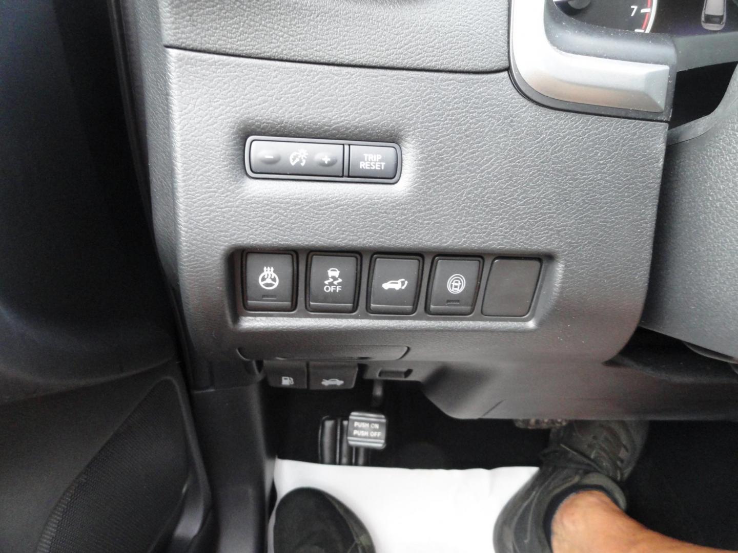 2020 Super Black /Graphite Nissan Murano SL (5N1AZ2CS6LN) with an 3.5L V6 DOHC 24V engine, CVT transmission, located at 827 W 26th Street, Erie, PA, 16508, (814) 455-3401, 42.105431, -80.090942 - Photo#20