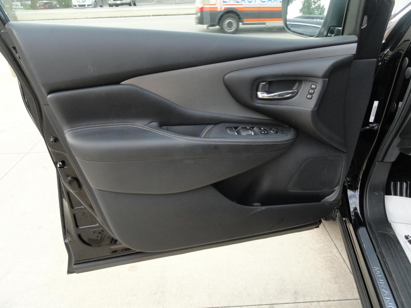 2020 Super Black /Graphite Nissan Murano SL (5N1AZ2CS6LN) with an 3.5L V6 DOHC 24V engine, CVT transmission, located at 827 W 26th Street, Erie, PA, 16508, (814) 455-3401, 42.105431, -80.090942 - Photo#23