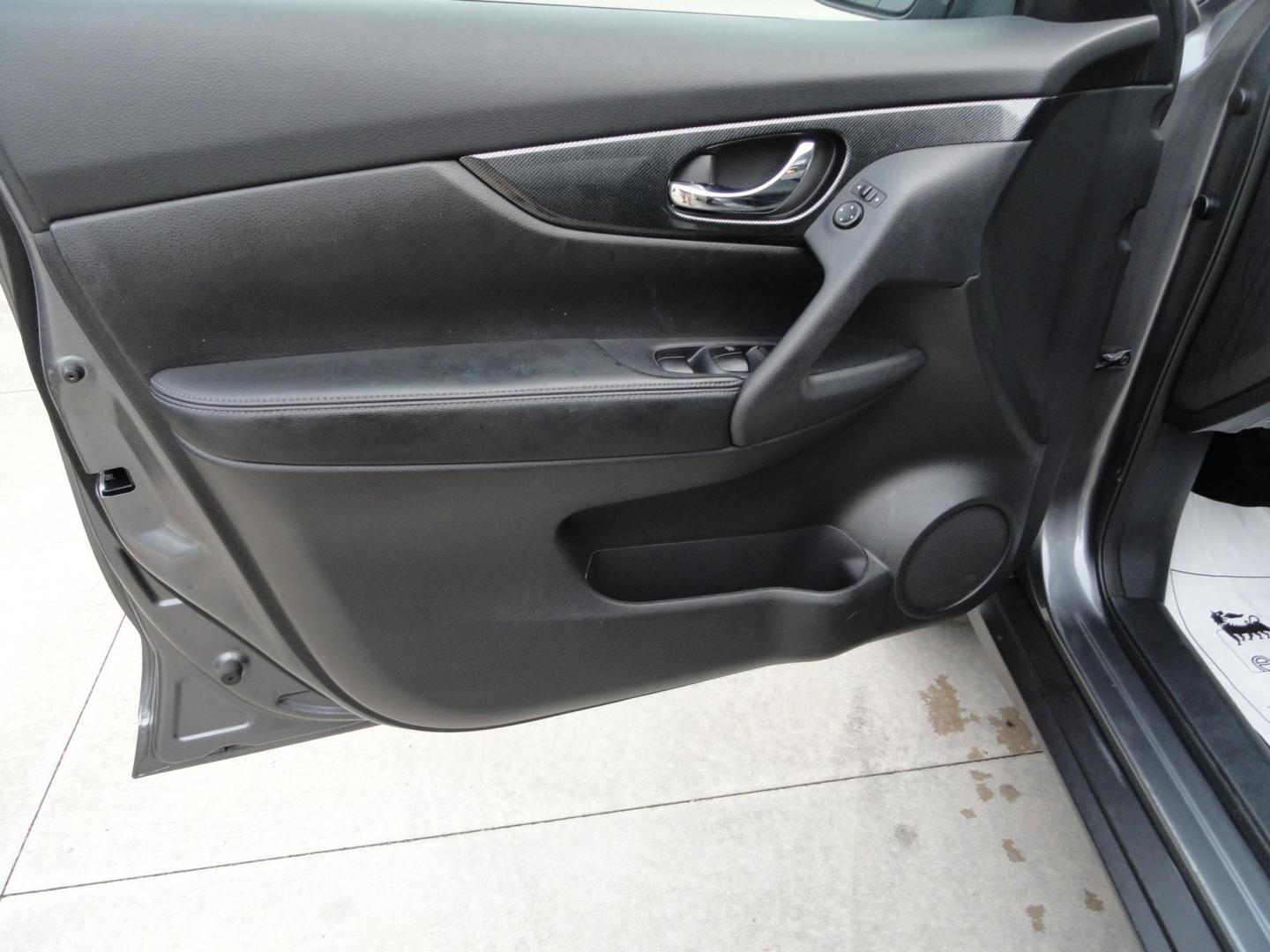 2015 Gun Metallic /Jet Black Nissan Rogue SL (5N1AT2MV1FC) with an 2.5L L4 DOHC 16V engine, Continuously Variable Transmission transmission, located at 827 W 26th Street, Erie, PA, 16508, (814) 455-3401, 42.105431, -80.090942 - Thanks for looking at our own owner, nonsmoker, accident and rust-free new Nissan trade. This is the SL model with all wheel drive, panoramic sunroof, power drivers seat, power lift gate, passive entry, heated front seats, push button start, back up camera with surround cameras, navigation, blind sp - Photo#24