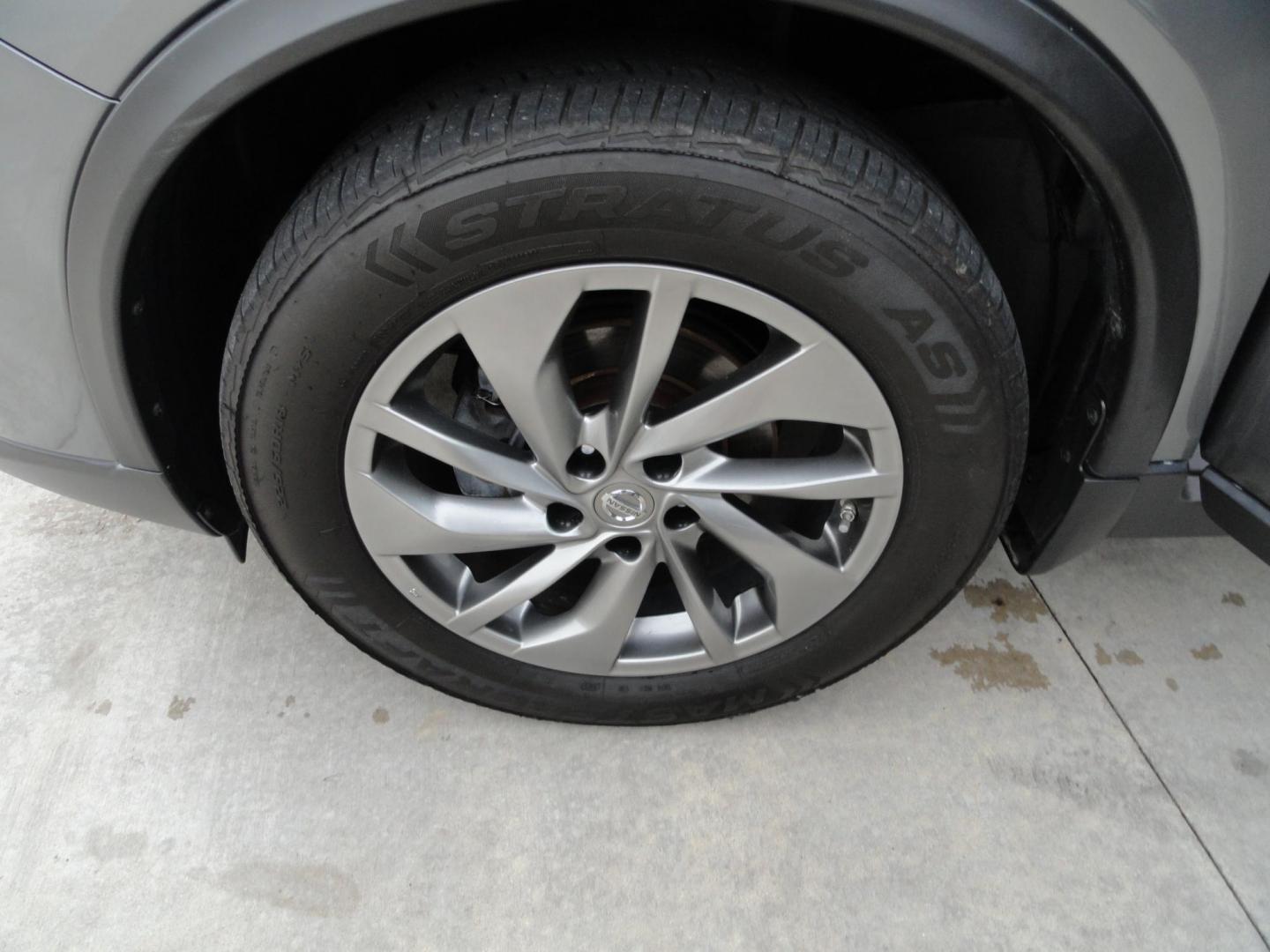 2015 Gun Metallic /Jet Black Nissan Rogue SL (5N1AT2MV1FC) with an 2.5L L4 DOHC 16V engine, Continuously Variable Transmission transmission, located at 827 W 26th Street, Erie, PA, 16508, (814) 455-3401, 42.105431, -80.090942 - Thanks for looking at our own owner, nonsmoker, accident and rust-free new Nissan trade. This is the SL model with all wheel drive, panoramic sunroof, power drivers seat, power lift gate, passive entry, heated front seats, push button start, back up camera with surround cameras, navigation, blind sp - Photo#43