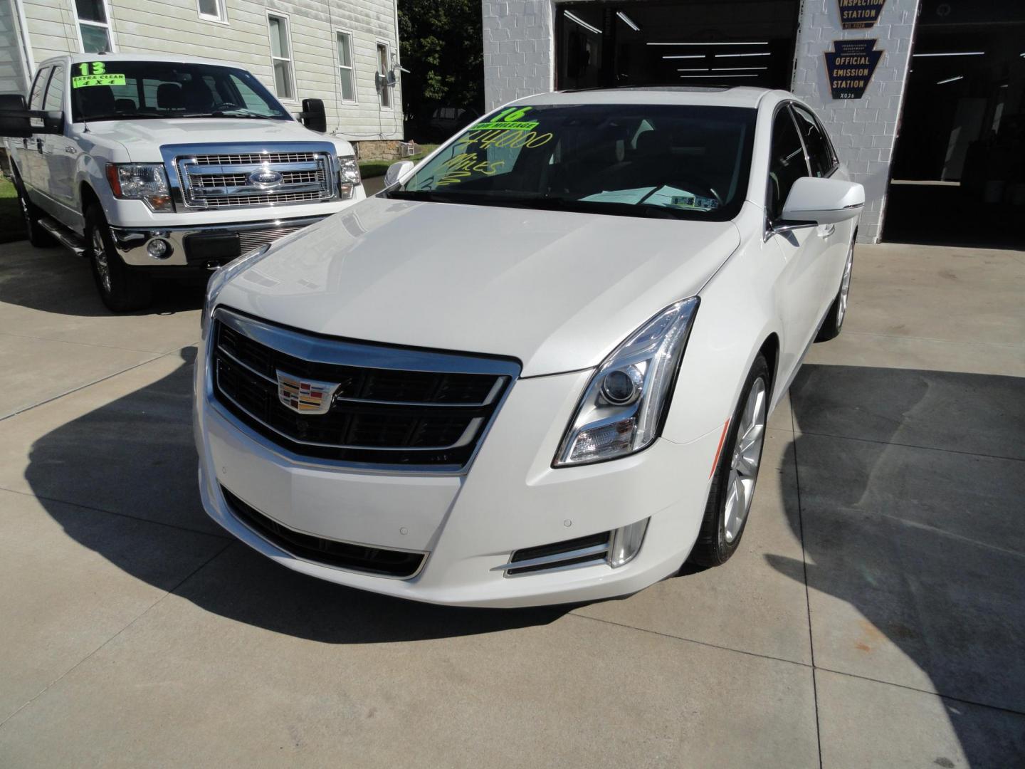 2016 Crystal White Tricoat /Shale Cadillac XTS Luxury AWD (2G61N5S33G9) with an 3.6L V6 DOHC 24V engine, 6A transmission, located at 827 W 26th Street, Erie, PA, 16508, (814) 455-3401, 42.105431, -80.090942 - Photo#7