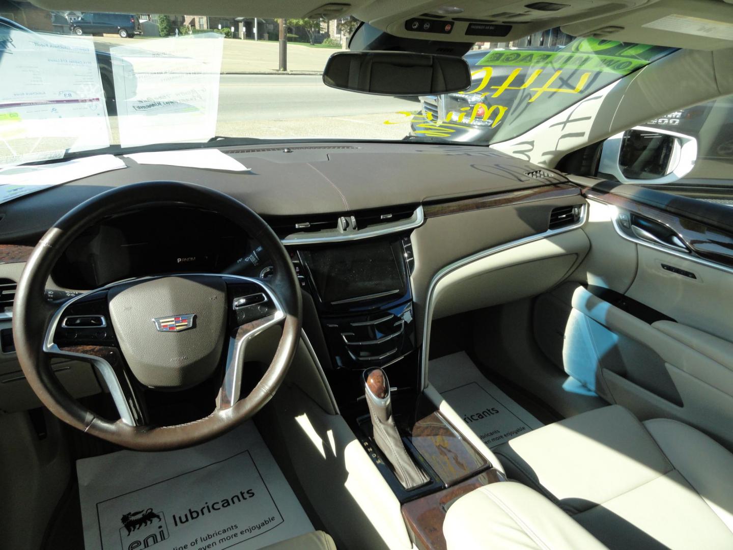2016 Crystal White Tricoat /Shale Cadillac XTS Luxury AWD (2G61N5S33G9) with an 3.6L V6 DOHC 24V engine, 6A transmission, located at 827 W 26th Street, Erie, PA, 16508, (814) 455-3401, 42.105431, -80.090942 - Photo#8