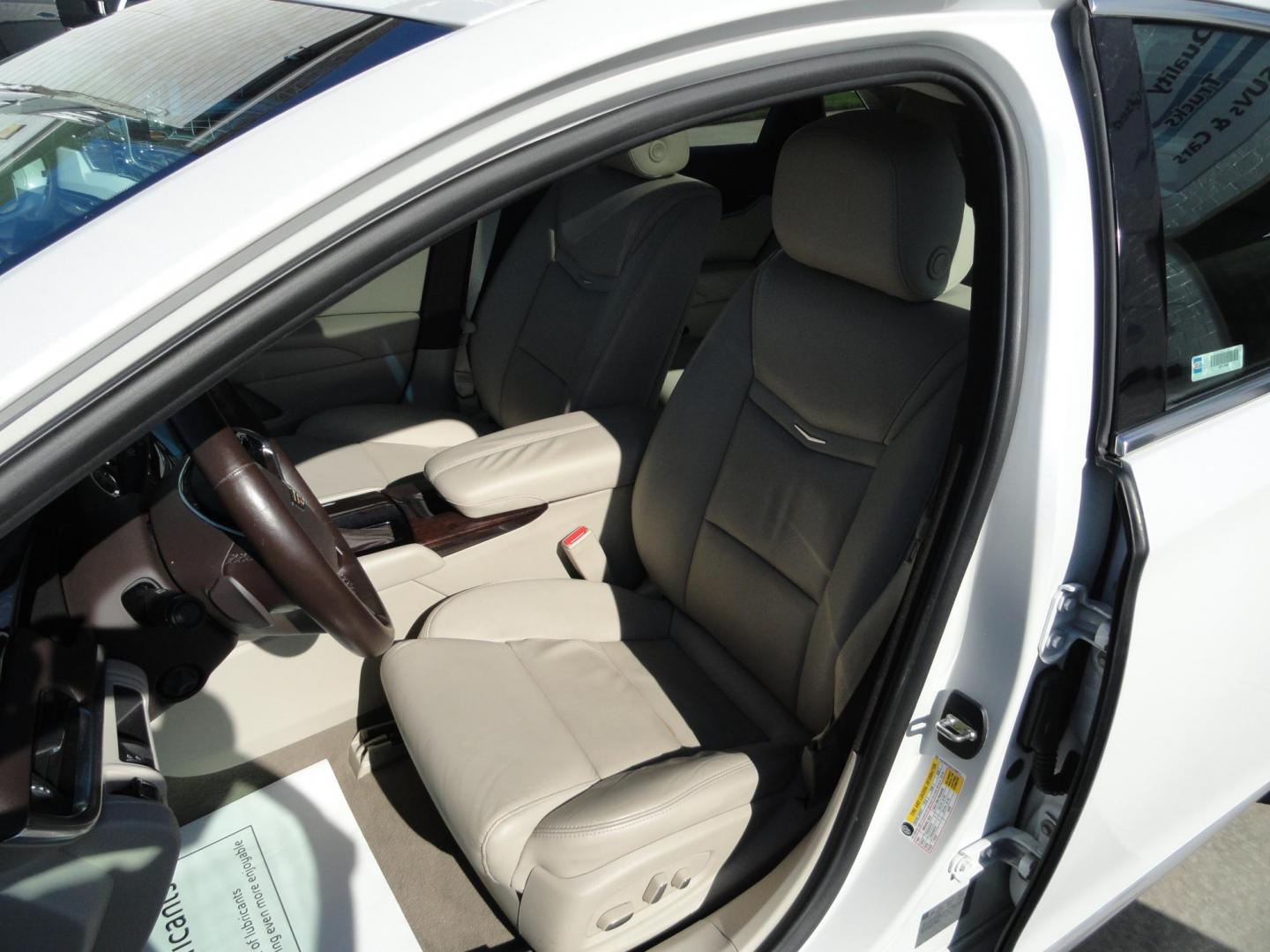 2016 Crystal White Tricoat /Shale Cadillac XTS Luxury AWD (2G61N5S33G9) with an 3.6L V6 DOHC 24V engine, 6A transmission, located at 827 W 26th Street, Erie, PA, 16508, (814) 455-3401, 42.105431, -80.090942 - Photo#28