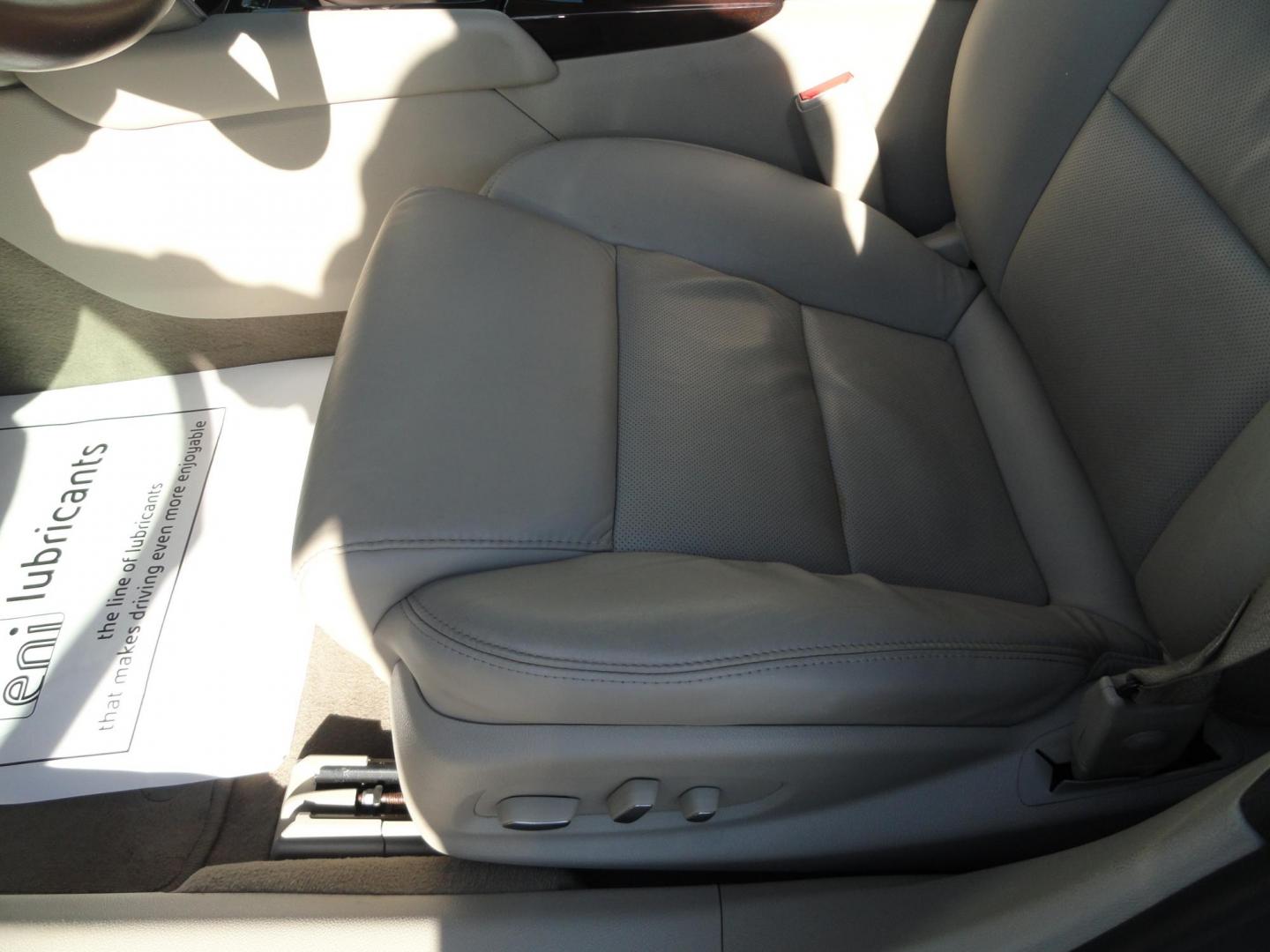2016 Crystal White Tricoat /Shale Cadillac XTS Luxury AWD (2G61N5S33G9) with an 3.6L V6 DOHC 24V engine, 6A transmission, located at 827 W 26th Street, Erie, PA, 16508, (814) 455-3401, 42.105431, -80.090942 - Photo#29