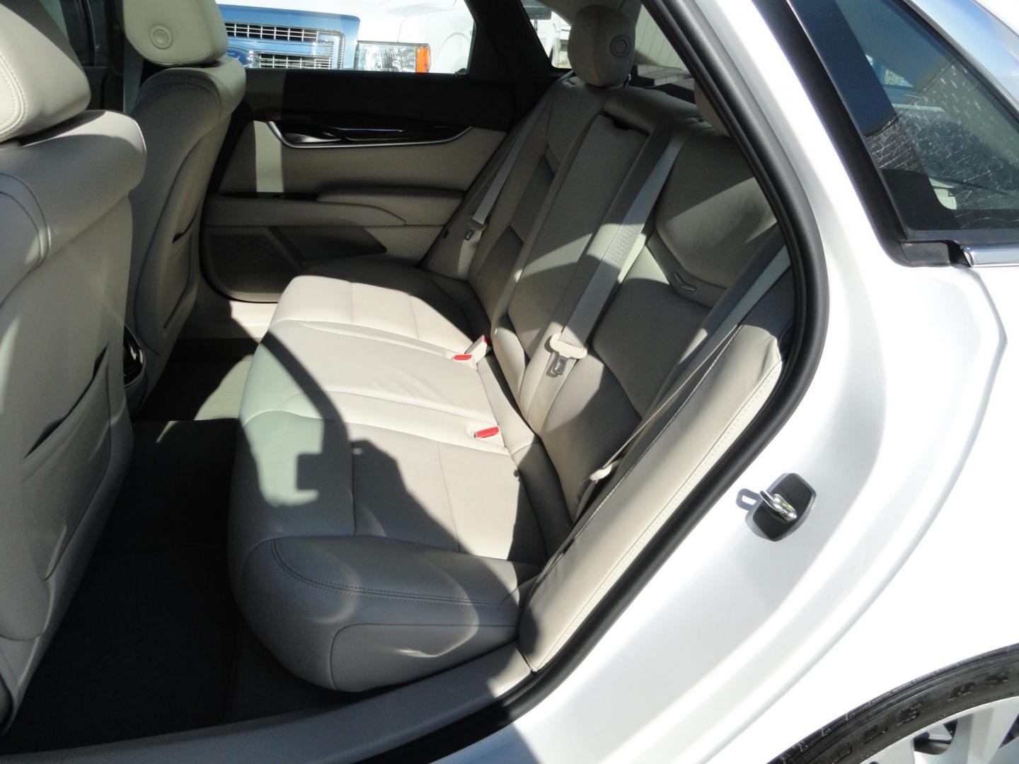 2016 Crystal White Tricoat /Shale Cadillac XTS Luxury AWD (2G61N5S33G9) with an 3.6L V6 DOHC 24V engine, 6A transmission, located at 827 W 26th Street, Erie, PA, 16508, (814) 455-3401, 42.105431, -80.090942 - Photo#30