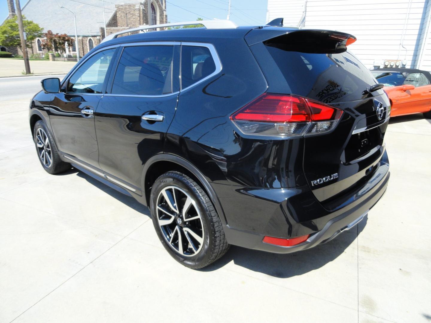 2017 Black Onyx /Two Tone Nissan Rogue SL (5N1AT2MV1HC) with an 2.5L L4 DOHC 16V engine, CVT transmission, located at 827 W 26th Street, Erie, PA, 16508, (814) 455-3401, 42.105431, -80.090942 - Thanks for looking at two owner accident-free new arrival that we sold back in October to a good friend and unfortunately, he passed away suddenly and only put 183 miles on this vehicle which we purchased back from his family. This is the SL all-wheel drive model with every option in that model incl- Photo#5