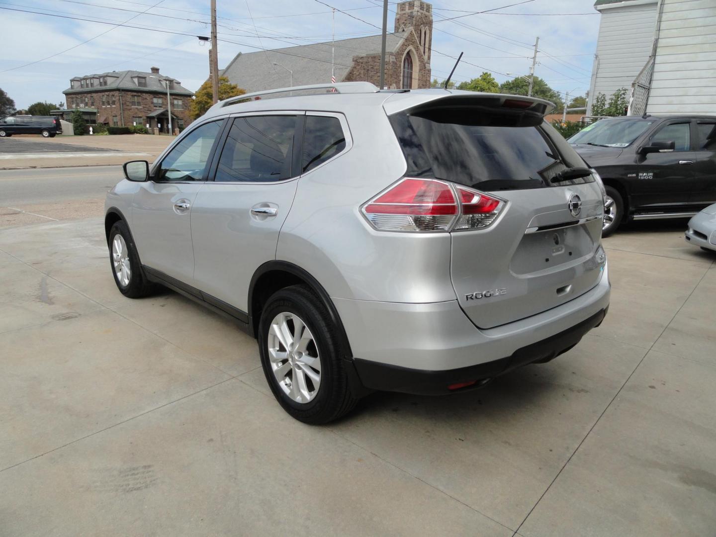 2014 Brilliant Silver Metallic /Graphite Nissan Rogue SV AWD (5N1AT2MV6EC) with an 2.5L L4 DOHC 16V engine, Continuously Variable Transmission transmission, located at 827 W 26th Street, Erie, PA, 16508, (814) 455-3401, 42.105431, -80.090942 - Thanks for looking at our two-owner low mileage rust free recent arrival. This is the SV all-wheel drive model with low mileage, power drivers seat, push button entry plus lots more. A full service was just completed in our service department with a new Pa state and emissions inspection, a lube oil - Photo#4