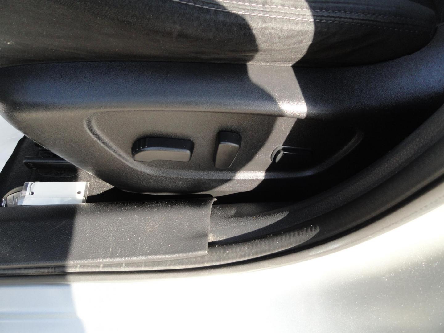 2014 Brilliant Silver Metallic /Graphite Nissan Rogue SV AWD (5N1AT2MV6EC) with an 2.5L L4 DOHC 16V engine, Continuously Variable Transmission transmission, located at 827 W 26th Street, Erie, PA, 16508, (814) 455-3401, 42.105431, -80.090942 - Thanks for looking at our two-owner low mileage rust free recent arrival. This is the SV all-wheel drive model with low mileage, power drivers seat, push button entry plus lots more. A full service was just completed in our service department with a new Pa state and emissions inspection, a lube oil - Photo#20