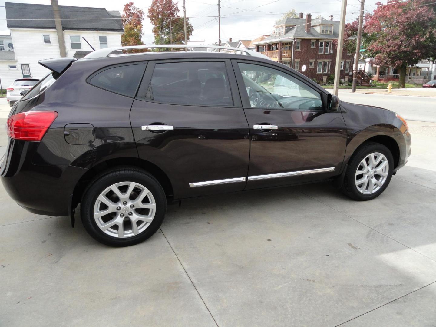 2013 Black Amethyst Metallic /Jet Black Nissan Rogue SL AWD (JN8AS5MV3DW) with an 2.5L L4 DOHC 16V engine, Continuously Variable Transmission transmission, located at 827 W 26th Street, Erie, PA, 16508, (814) 455-3401, 42.105431, -80.090942 - Thanks for looking at our new Honda trade in. This is the SL model with all wheel drive, power drivers seat, power sunroof, navigation, back up camera, keyless entry and lots more. A recent service was just completed in our service department plus a lube oil and filter change. This SUV is in almost - Photo#3