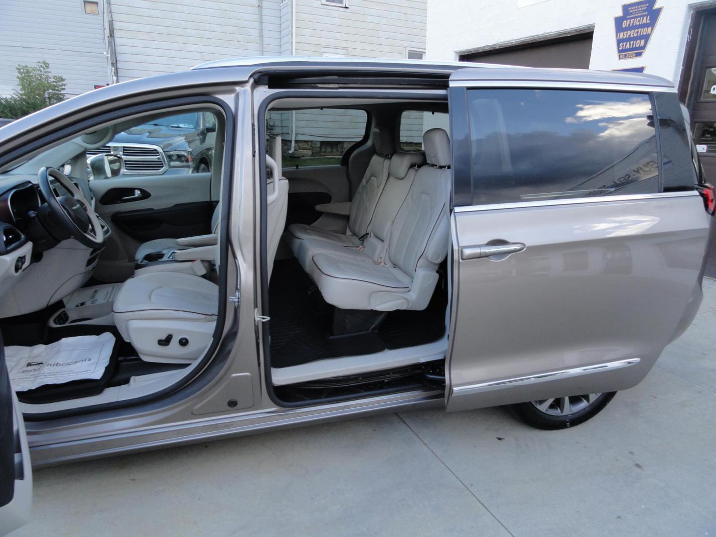 2018 Light Toffee Silver Metallic /Toffee/Cognac/Alloy Chrysler Pacifica Limited (2C4RC1GG3JR) with an 3.6L V6 DOHC 24V engine, 9 Speed Automatic transmission, located at 827 W 26th Street, Erie, PA, 16508, (814) 455-3401, 42.105431, -80.090942 - Thanks for looking at our one owner accident-free new arrival. This is the Limited model with eight passenger seating and lots of options including heated and cooled seats, remote start, stow and go, navigation with back up camera, surround cameras, rear entertainment, blind spot monitor, lane depar - Photo#31
