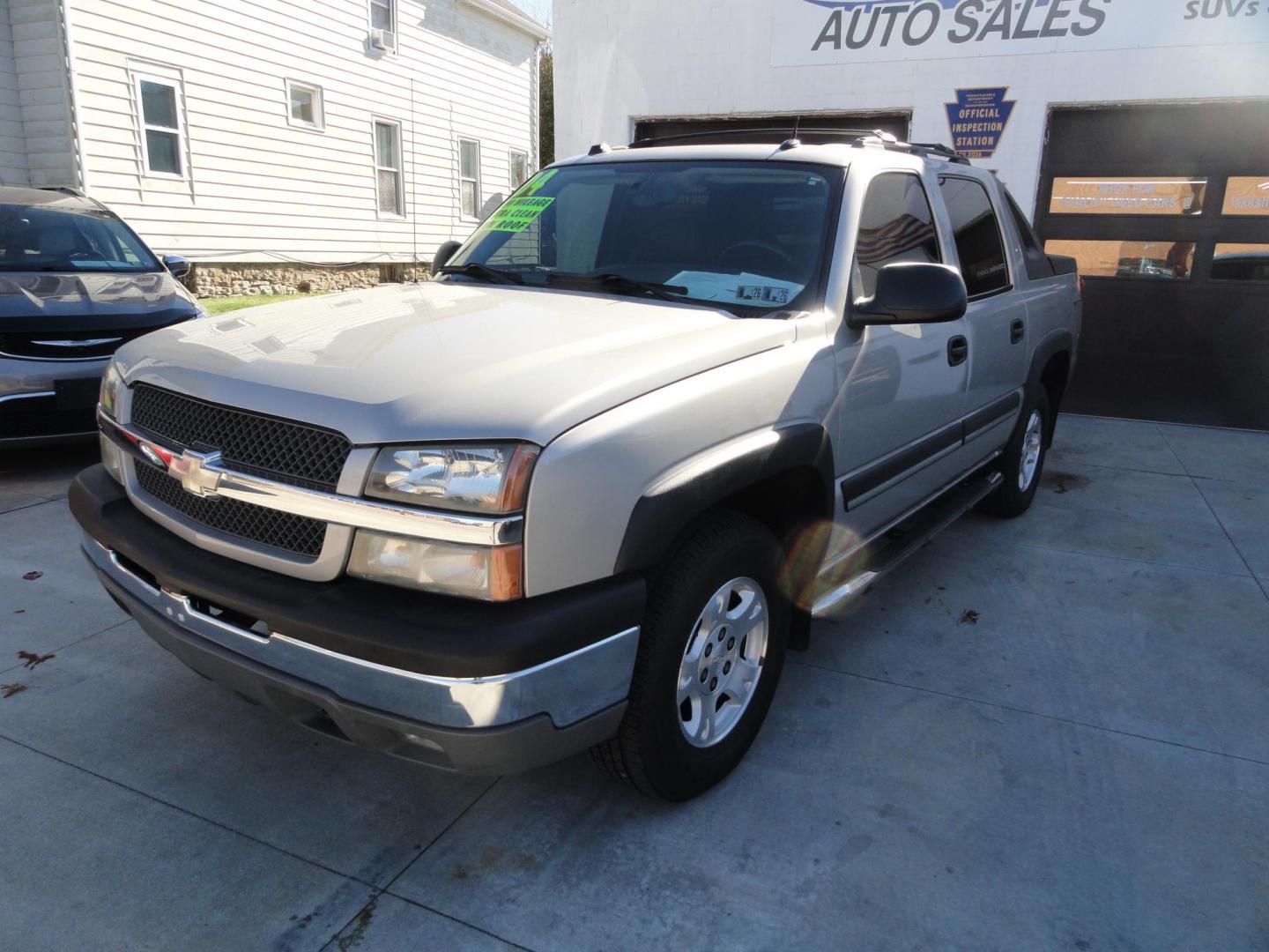 2004 Silver Birch /Graphite Chevrolet Avalanche 1500 4WD LT (3GNEK12T54G) with an 5.3L V8 OHV 16V engine, 4-Speed Automatic Overdrive transmission, located at 827 W 26th Street, Erie, PA, 16508, (814) 455-3401, 42.105431, -80.090942 - Thanks for looking at our super clean low mileage and accident-free recent arrival. This is the LT model with the 5.3 L V-8, four-wheel drive heated leather seating, power sunroof and lots more. We purchased this vehicle from a previous customer who was not able to drive it anymore and who took sup - Photo#8
