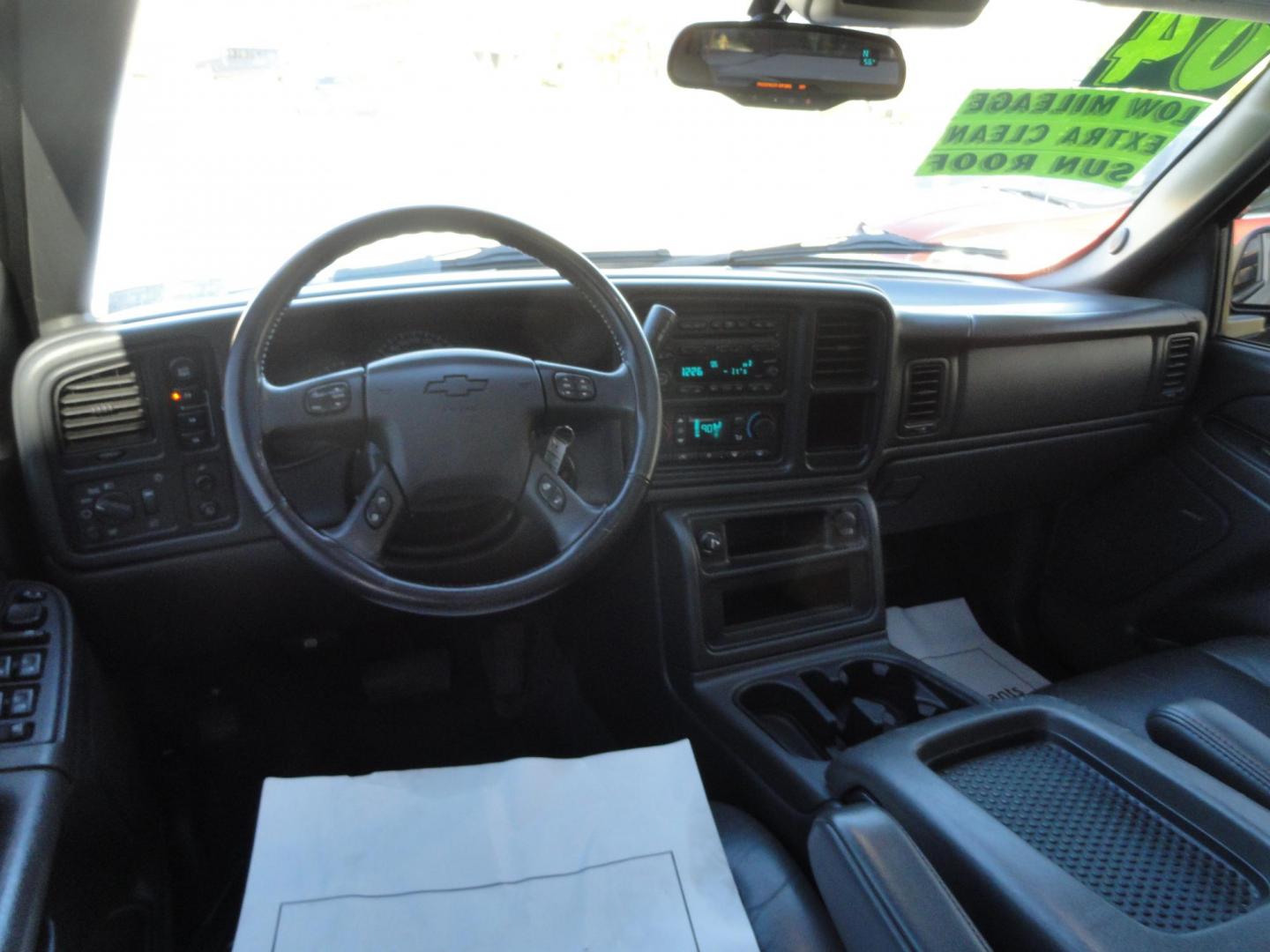 2004 Silver Birch /Graphite Chevrolet Avalanche 1500 4WD LT (3GNEK12T54G) with an 5.3L V8 OHV 16V engine, 4-Speed Automatic Overdrive transmission, located at 827 W 26th Street, Erie, PA, 16508, (814) 455-3401, 42.105431, -80.090942 - Thanks for looking at our super clean low mileage and accident-free recent arrival. This is the LT model with the 5.3 L V-8, four-wheel drive heated leather seating, power sunroof and lots more. We purchased this vehicle from a previous customer who was not able to drive it anymore and who took sup - Photo#9