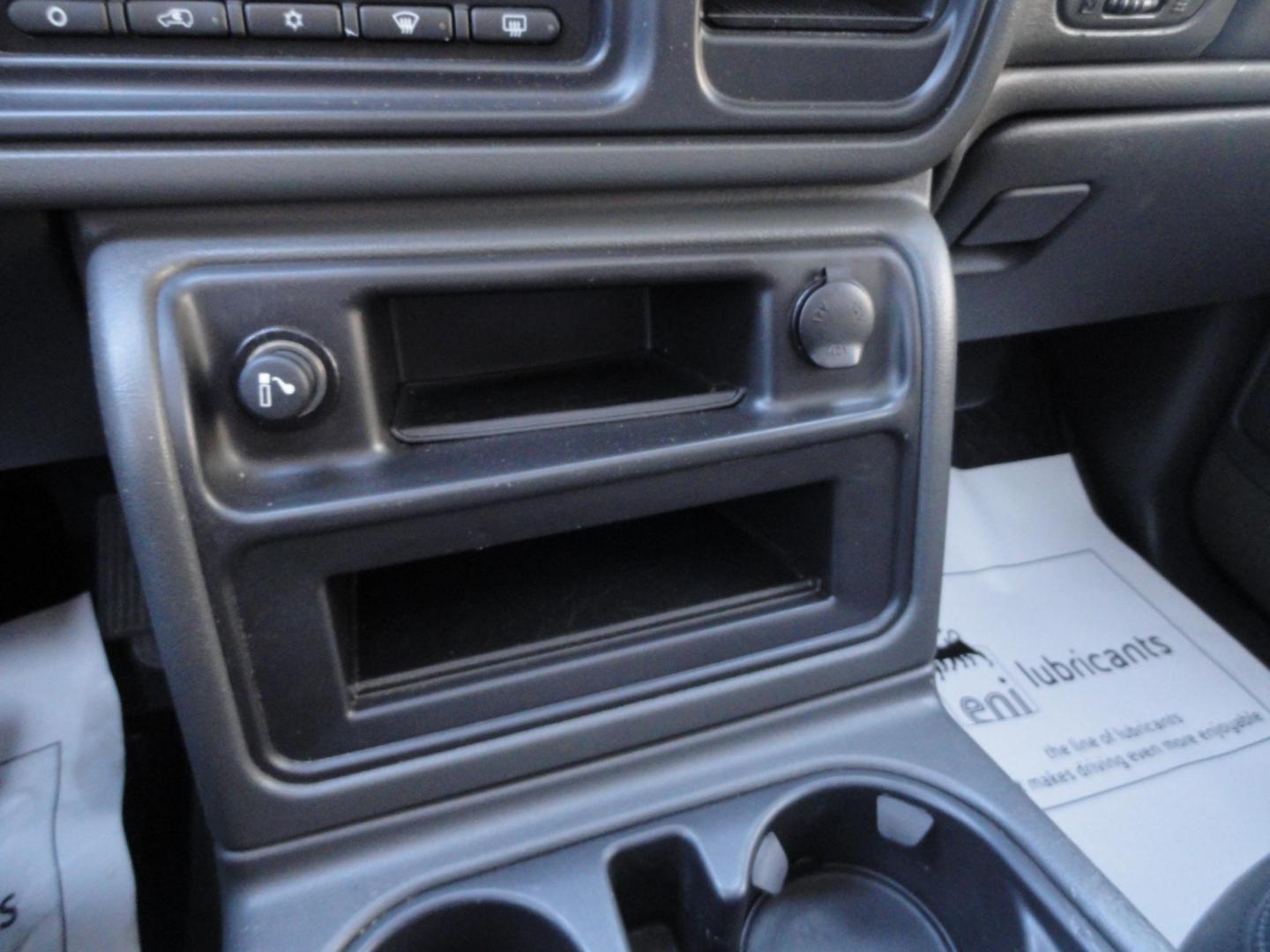 2004 Silver Birch /Graphite Chevrolet Avalanche 1500 4WD LT (3GNEK12T54G) with an 5.3L V8 OHV 16V engine, 4-Speed Automatic Overdrive transmission, located at 827 W 26th Street, Erie, PA, 16508, (814) 455-3401, 42.105431, -80.090942 - Thanks for looking at our super clean low mileage and accident-free recent arrival. This is the LT model with the 5.3 L V-8, four-wheel drive heated leather seating, power sunroof and lots more. We purchased this vehicle from a previous customer who was not able to drive it anymore and who took sup - Photo#12